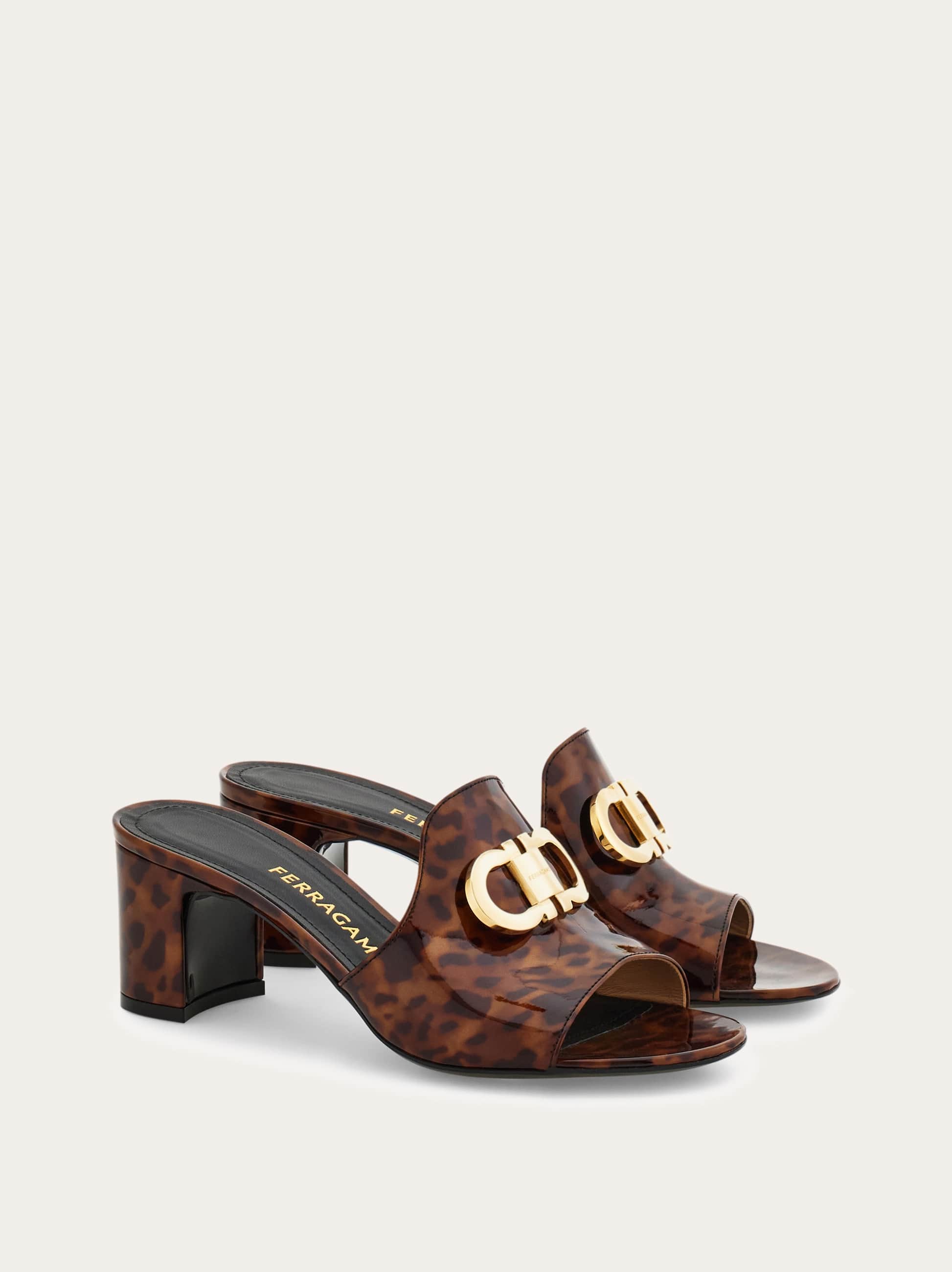  Ferragamo Damen Slide Mit Gancini-ornament Braun Größe 35.5 