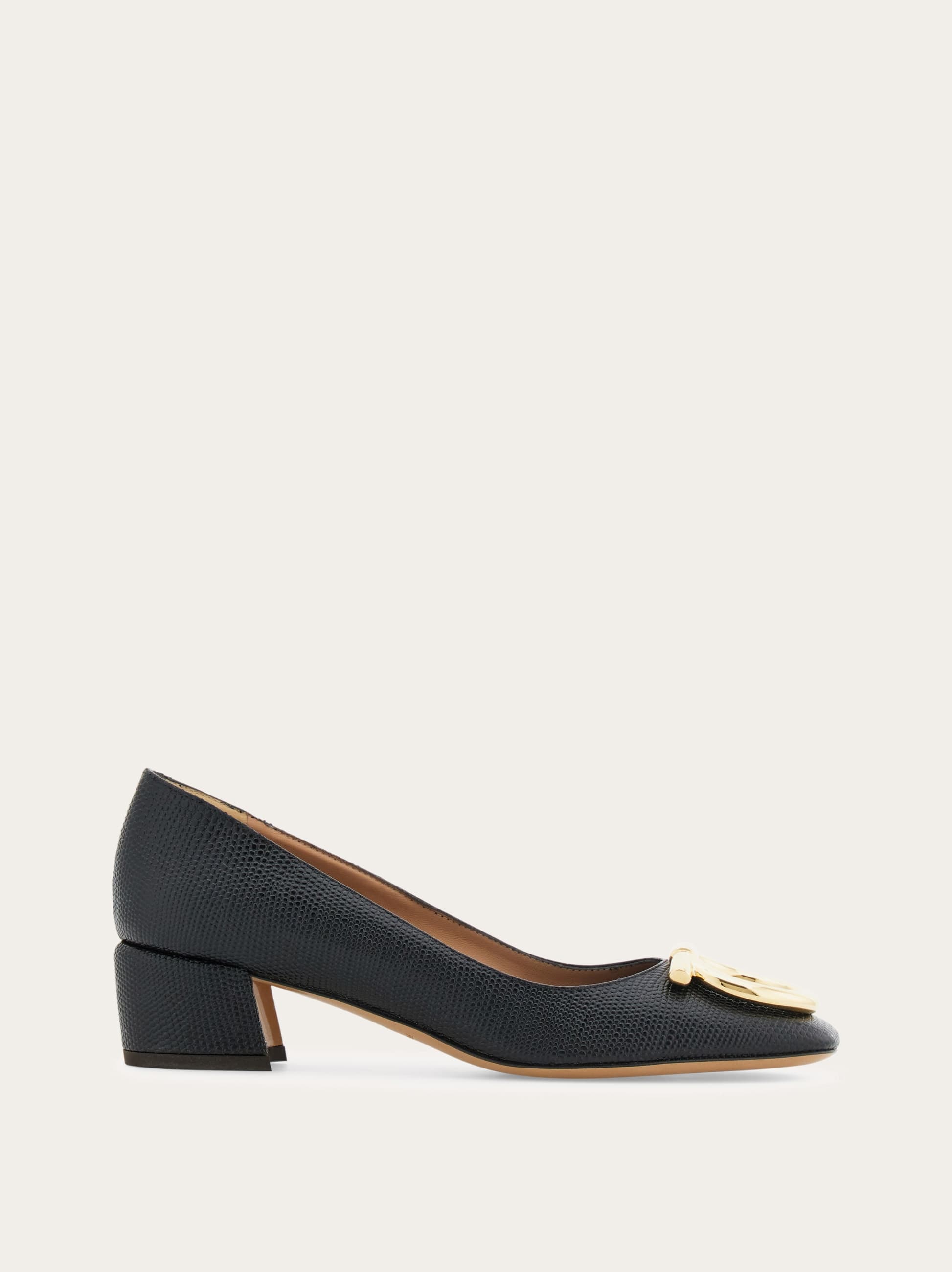 Ferragamo Low Heeled Pump With Maxi Gancio Detail In Black