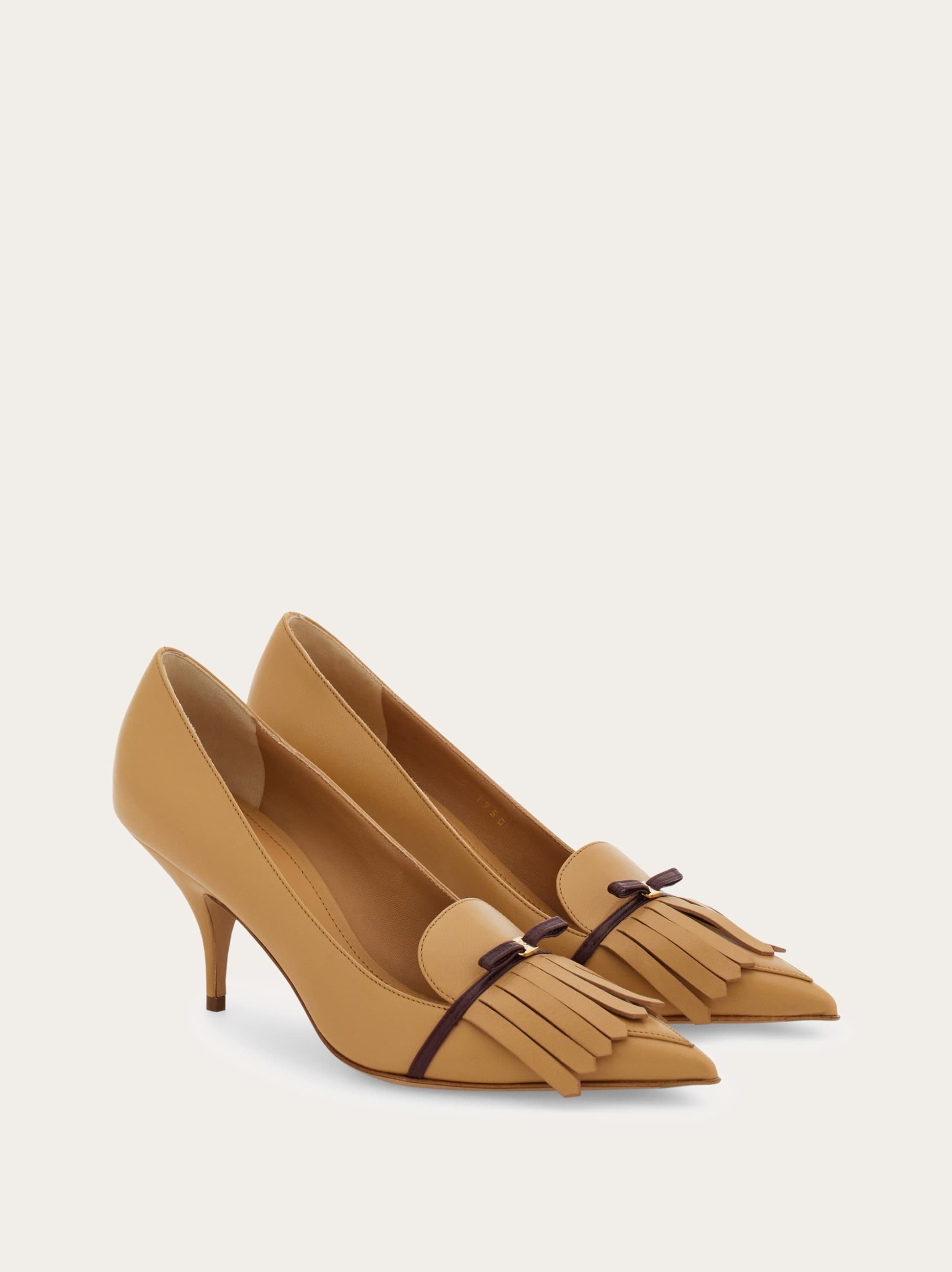  Ferragamo Damen Pumps Mit Mini Bow Beige Größe 35.5 