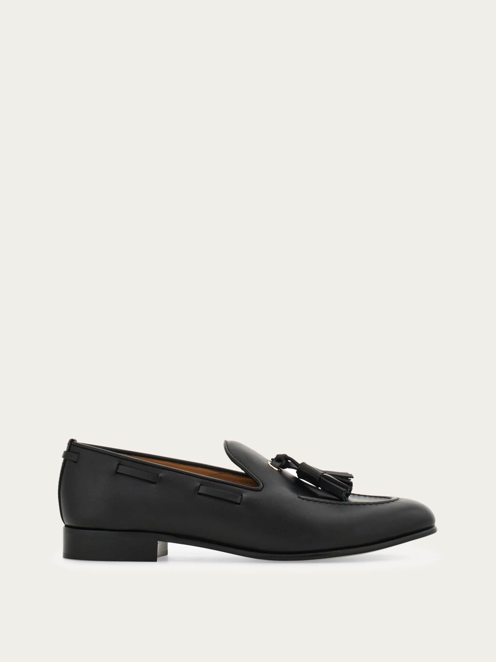 Ferragamo Loafer With Tassel Detail In Black