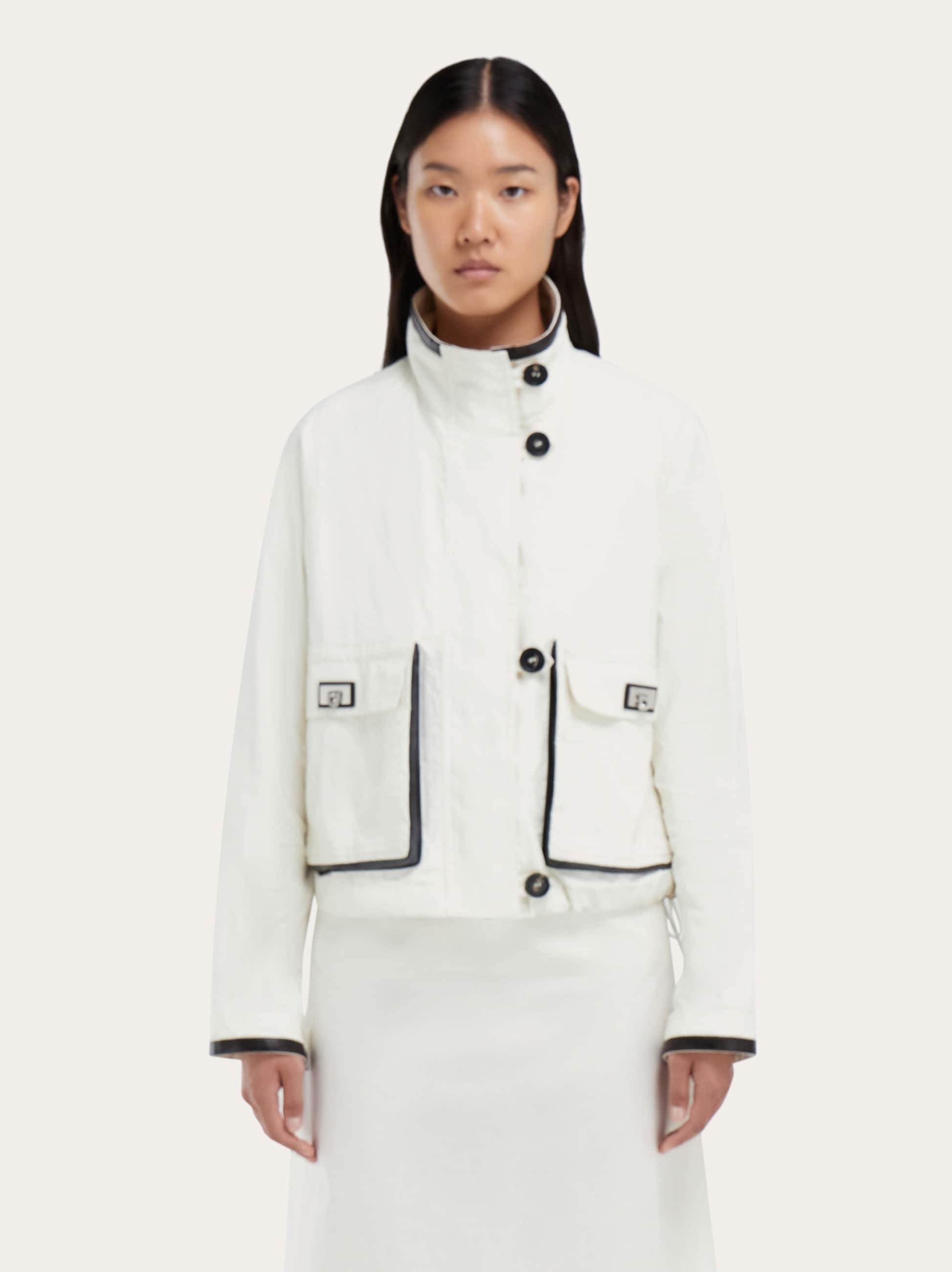  Ferragamo Damen Kurzes Jäckchen Weiß 