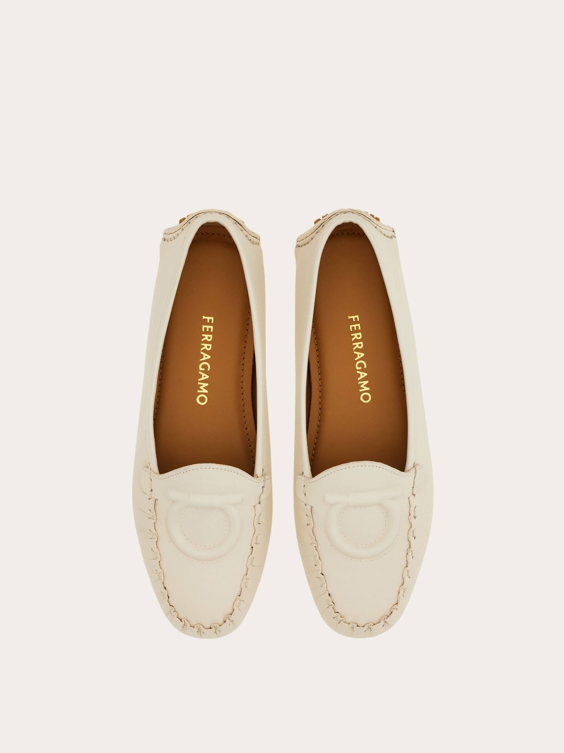 Ferragamo Damen Driver-mokassin Mit Gancini Weiß Größe 35.5 