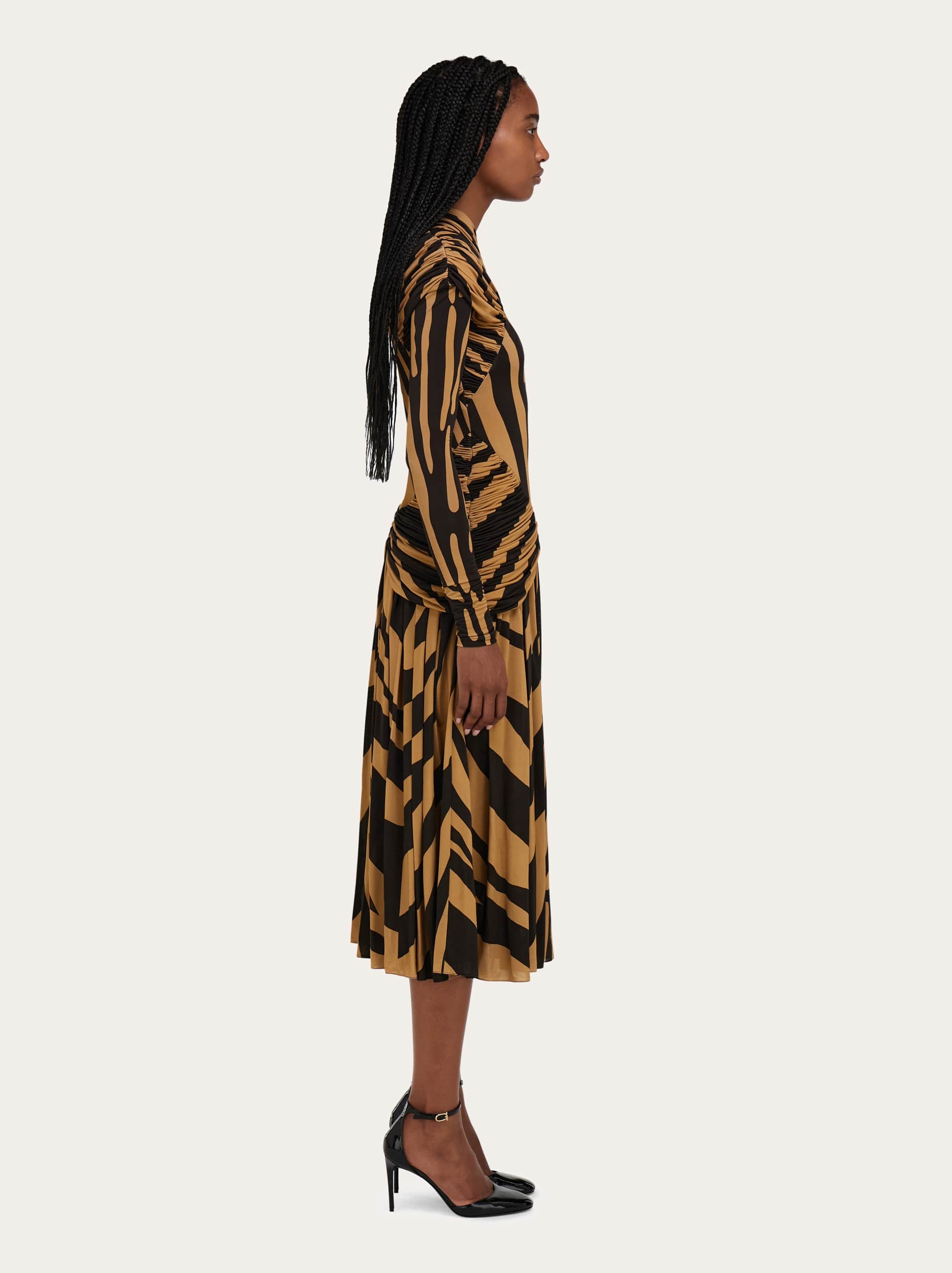  Ferragamo Damen Jerseykleid Mit Drapierungen Braun 