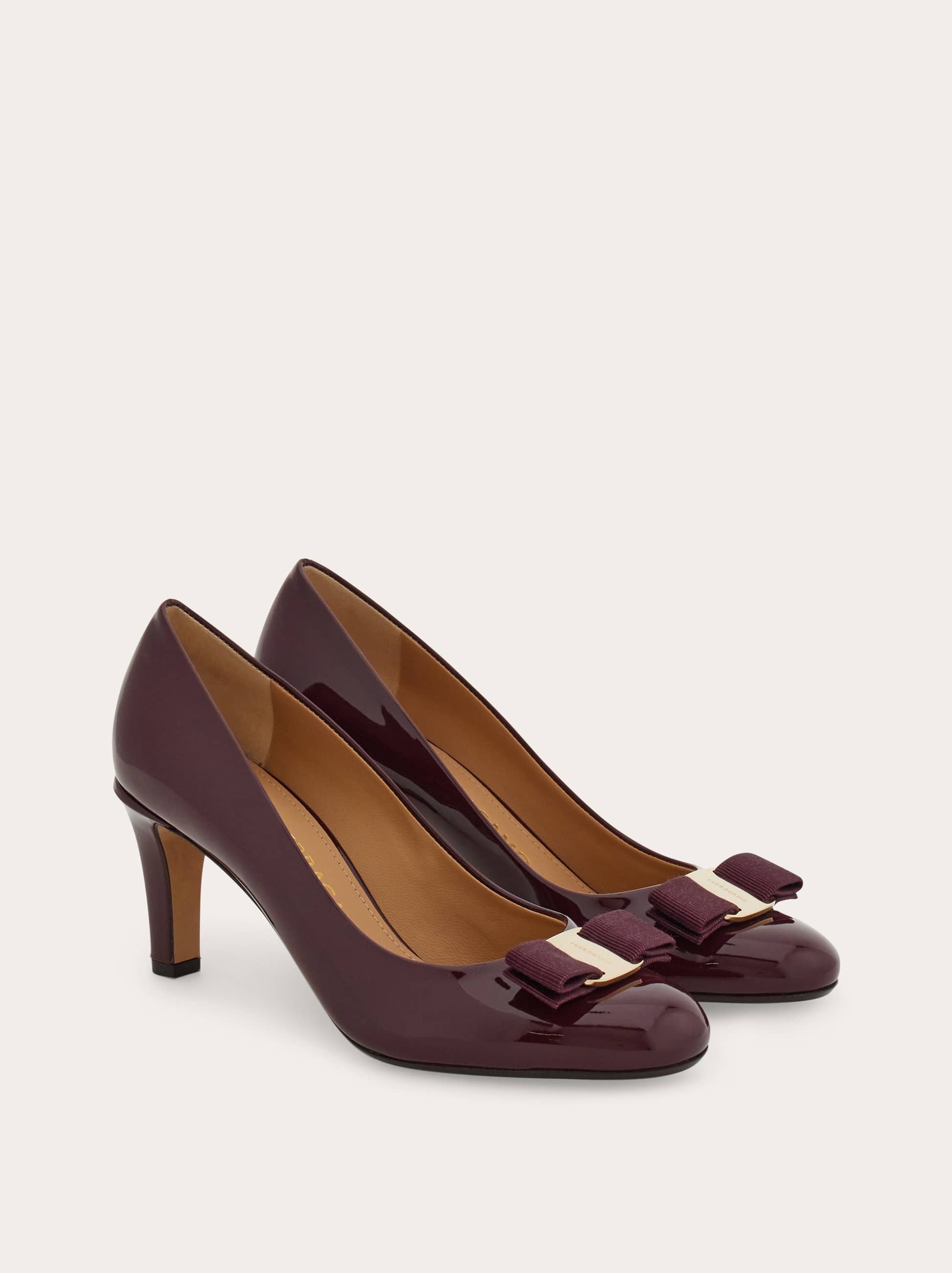 Ferragamo Vara Bow Pump Shoe In Brown