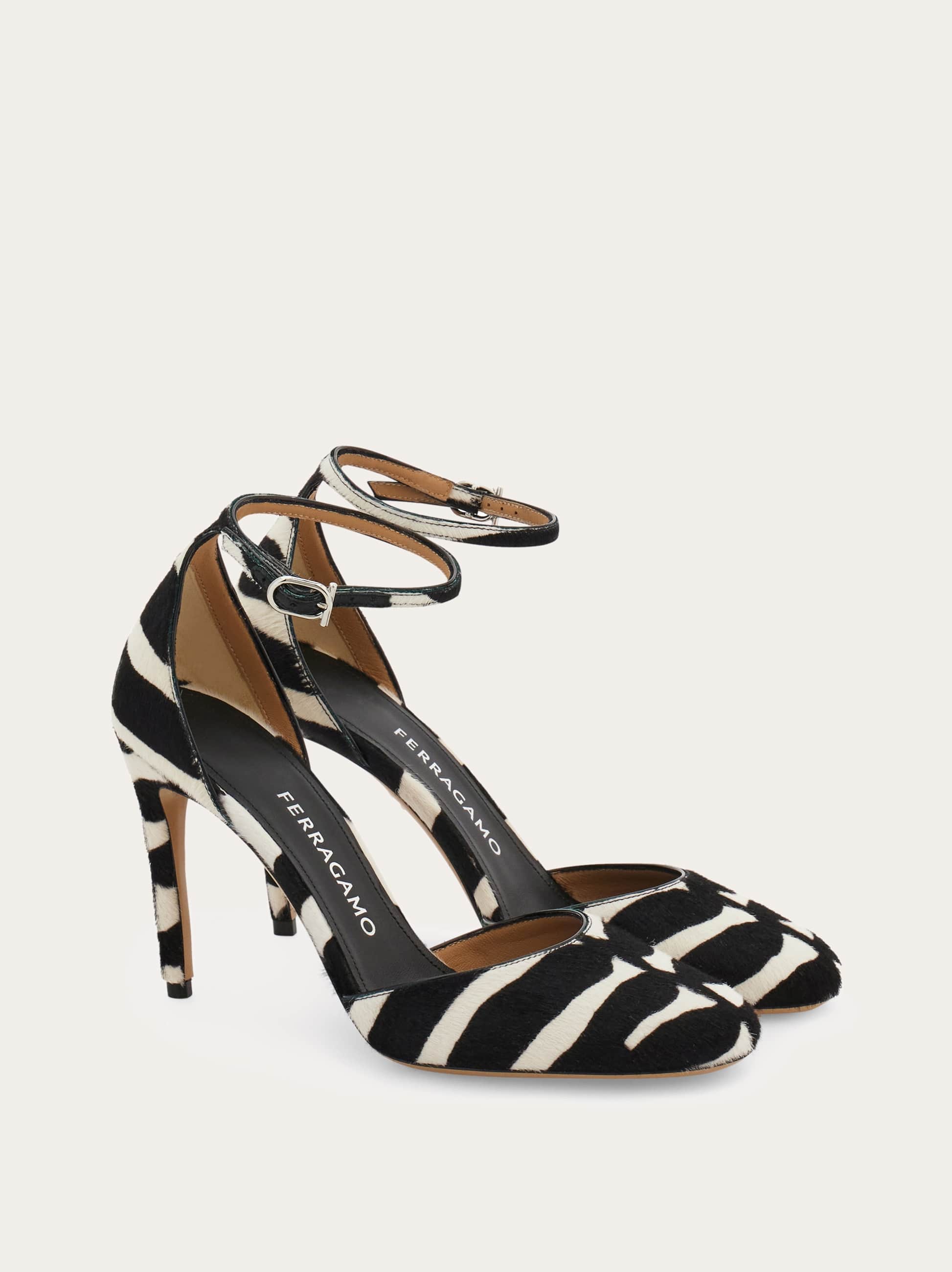  Ferragamo Damen Pump Schwarz Größe 35.5 