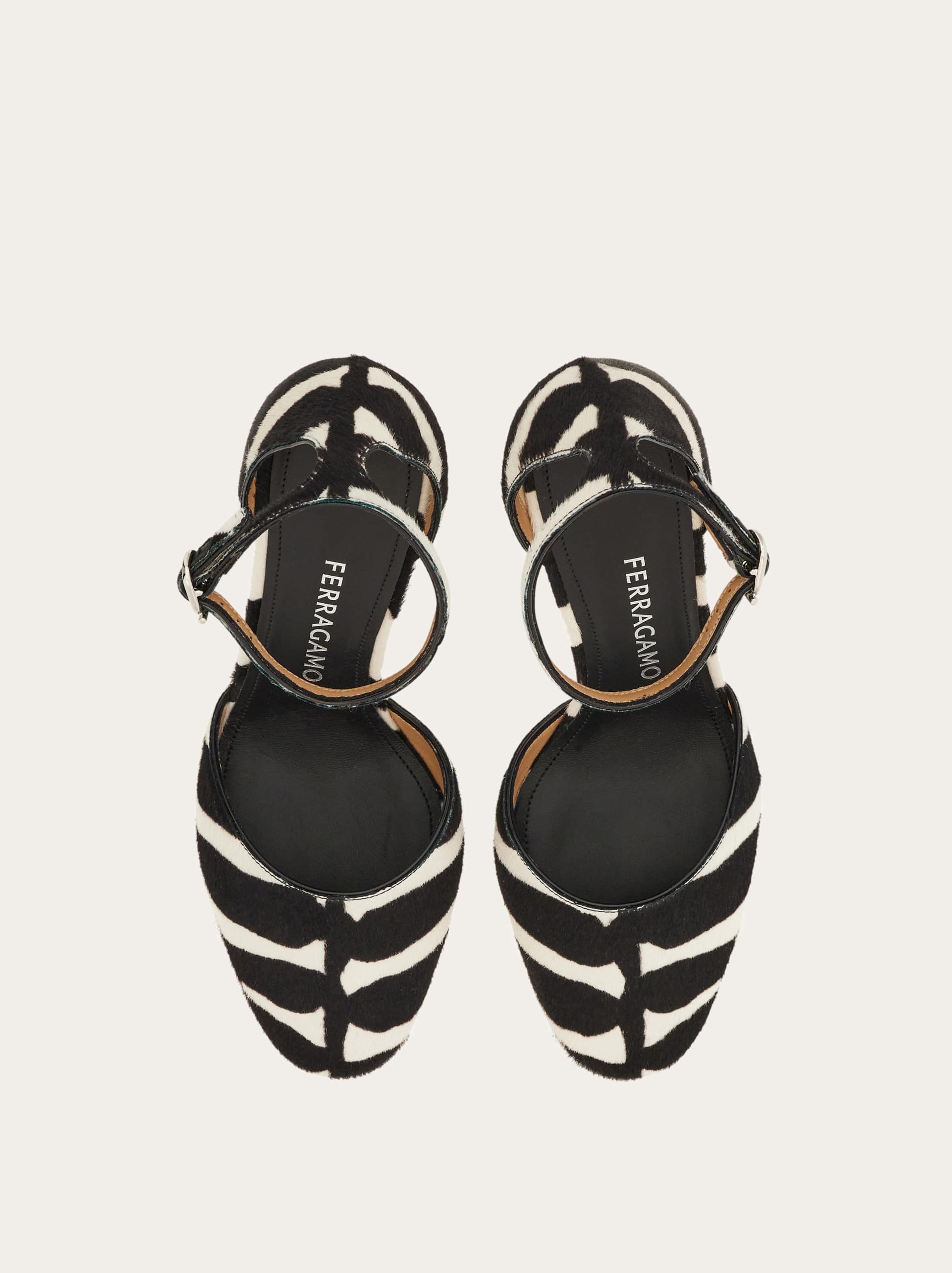  Ferragamo Damen Pump Schwarz Größe 35.5 