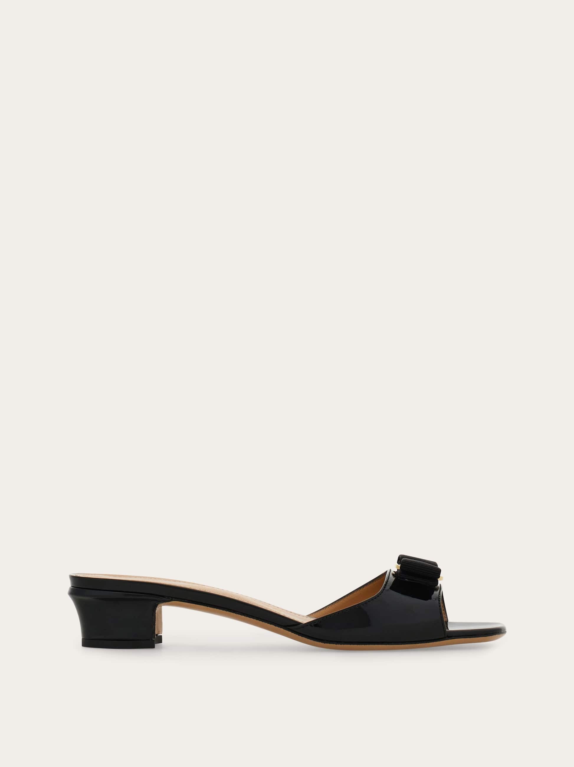 Ferragamo Women Vara bow slide Black Size 5