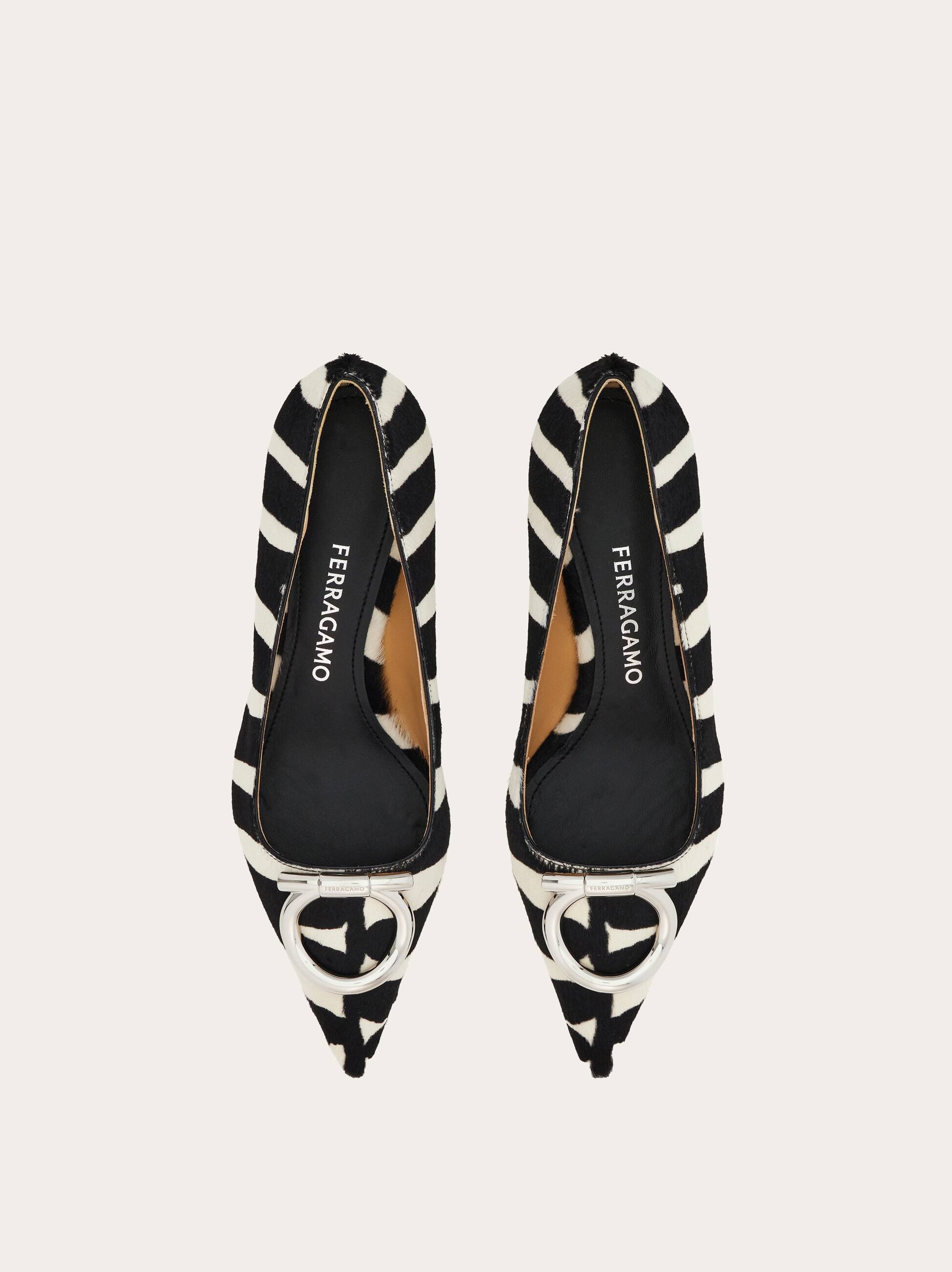  Ferragamo Damen Pumps Mit Maxi Gancini Schwarz Größe 36.5 