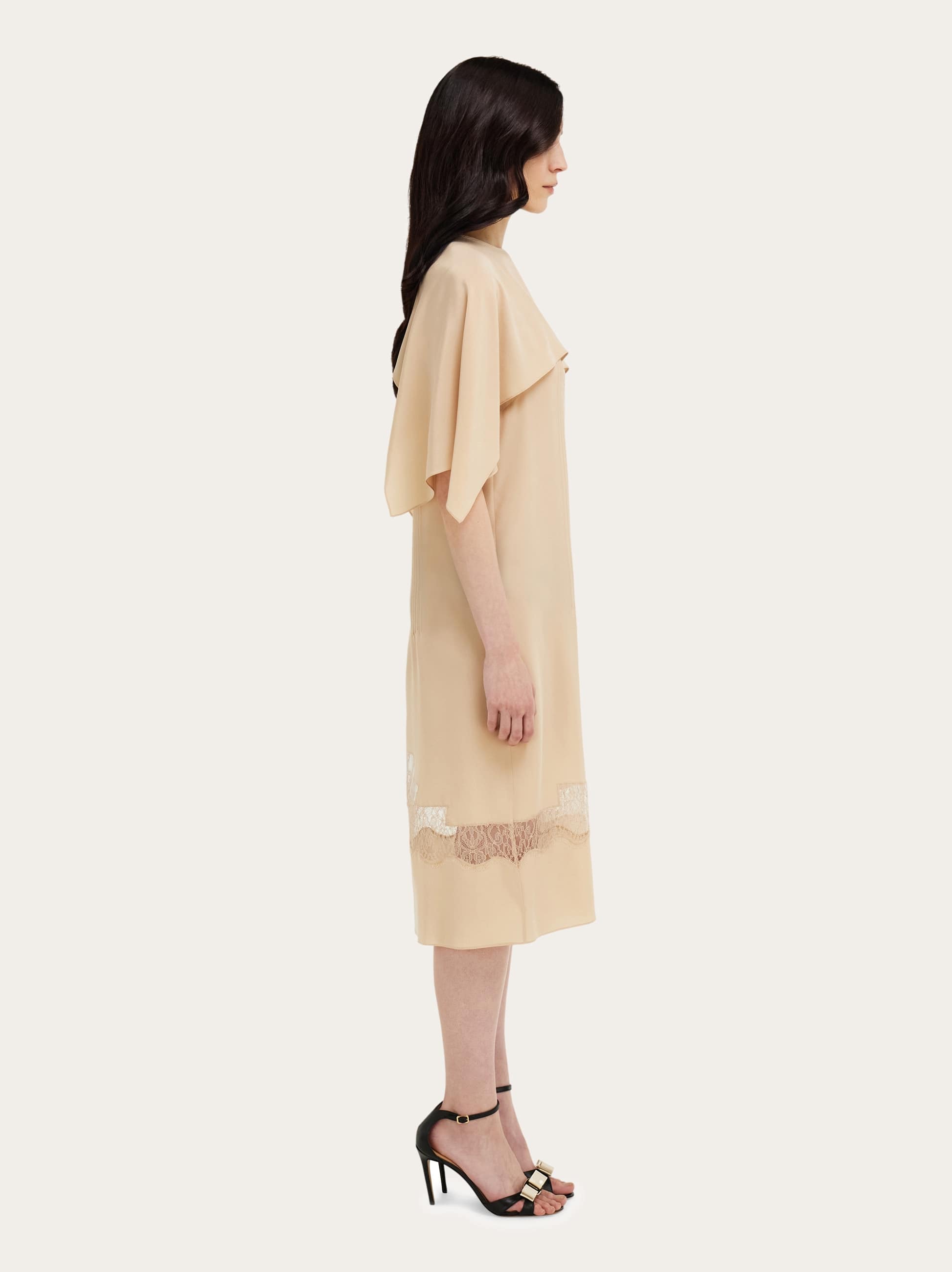  Ferragamo Damen Kleid Mit Spitzeneinsätzen Beige 