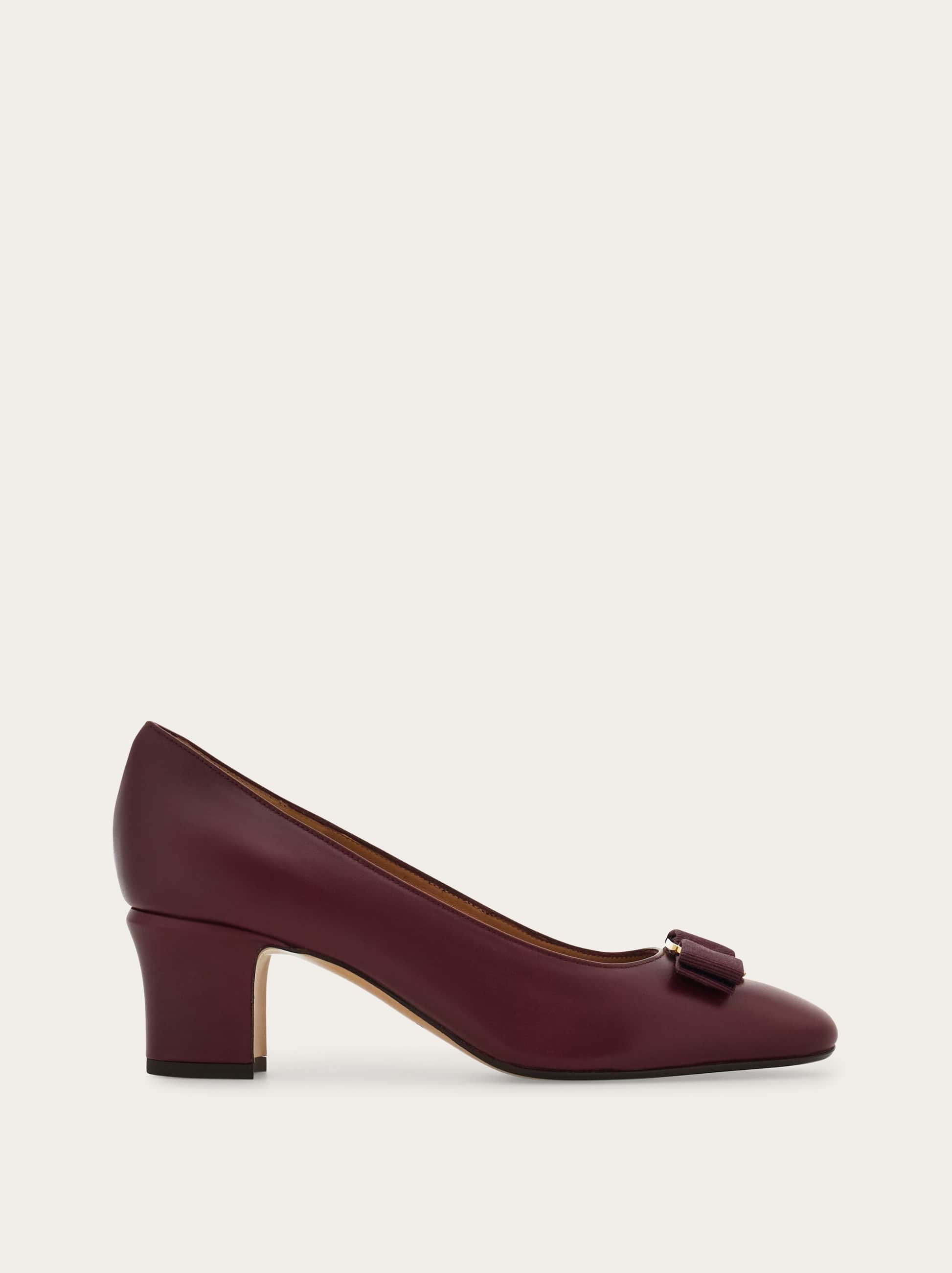 Ferragamo Vara Bow Block Heel Pump In Burgundy