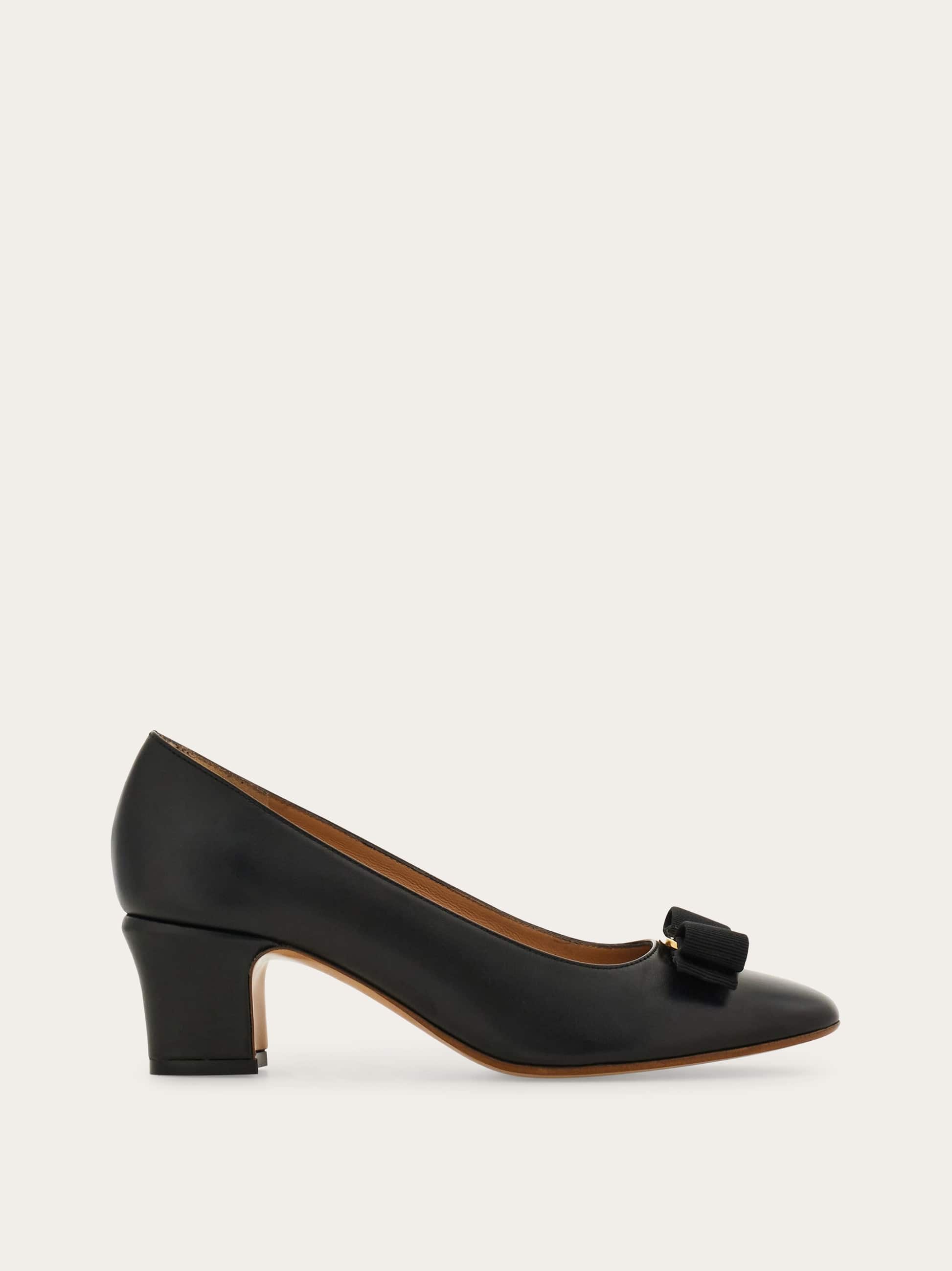 Ferragamo Vara Bow Block Heel Pump In Black