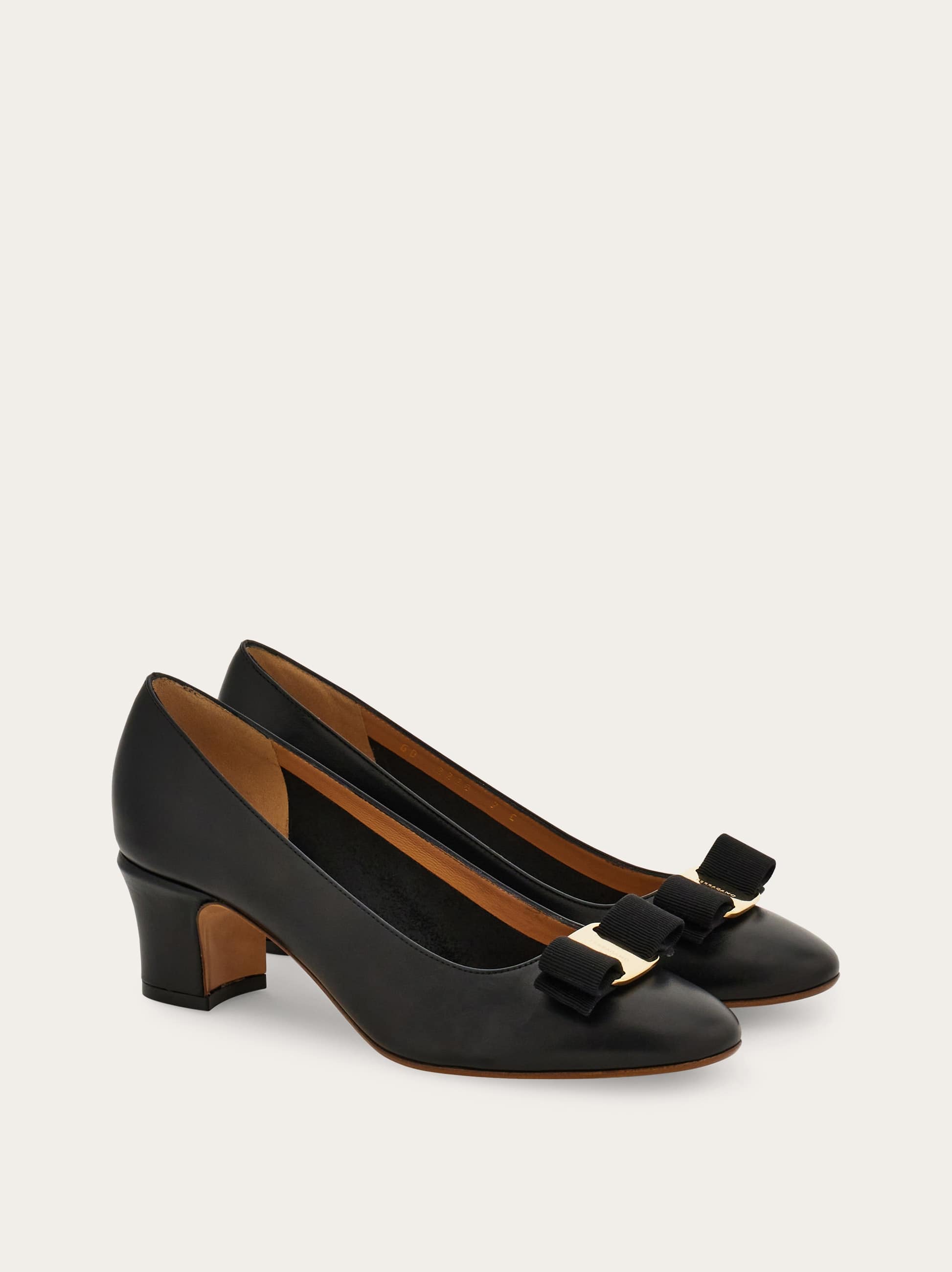 Ferragamo Vara Bow Block Heel Pump In Black