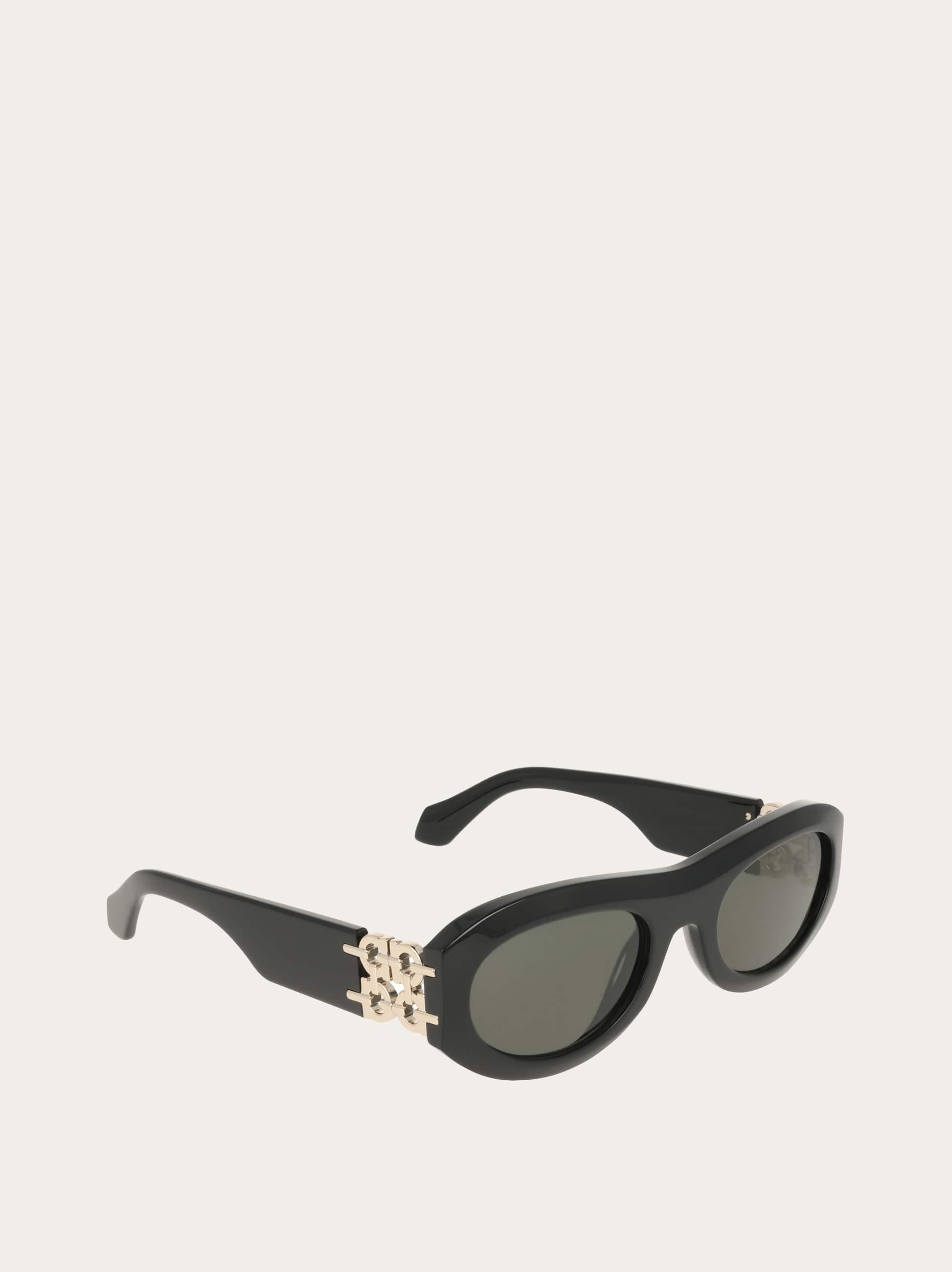 Ferragamo Sunglasses In Black