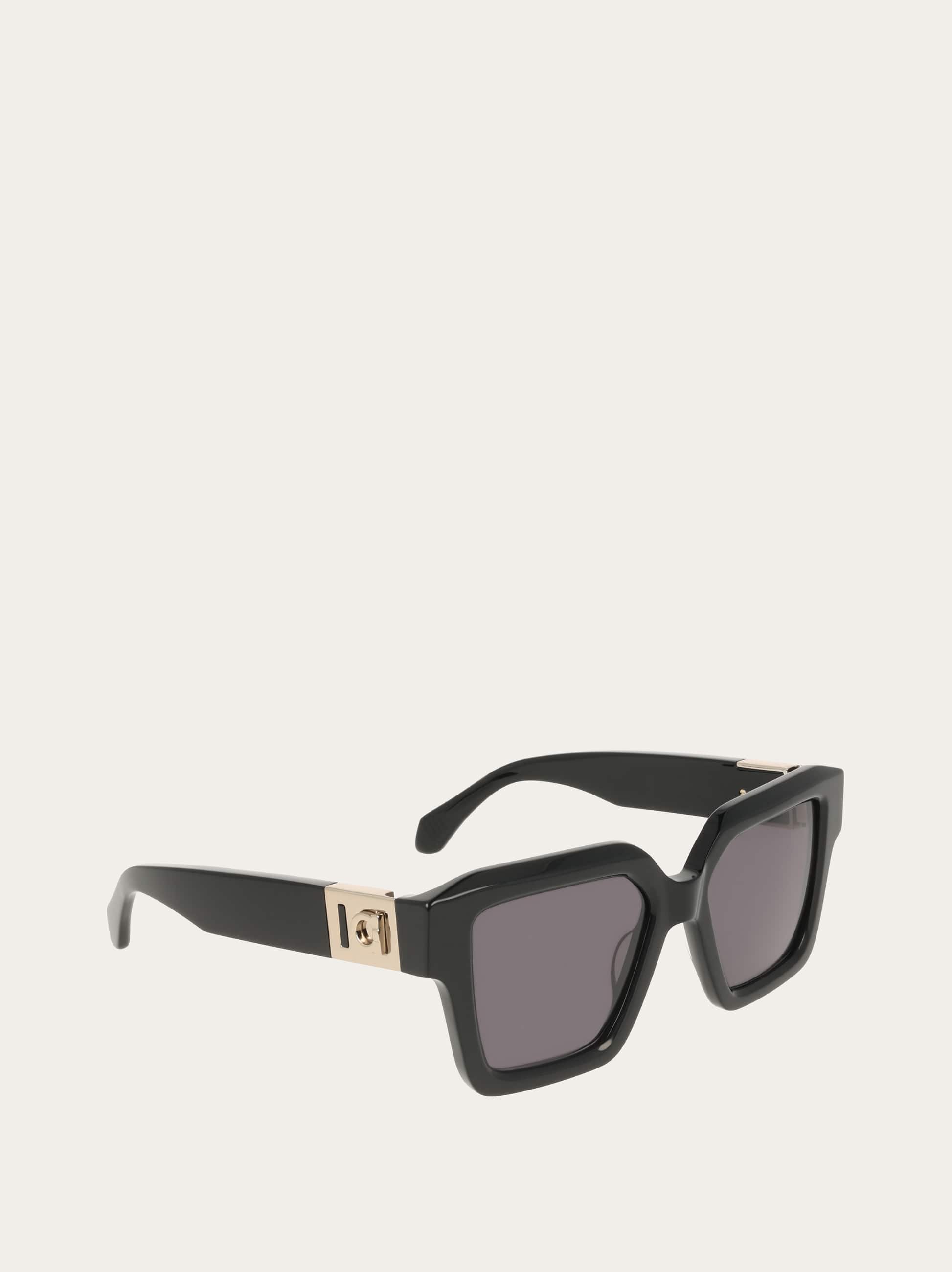 Ferragamo Sunglasses In Black