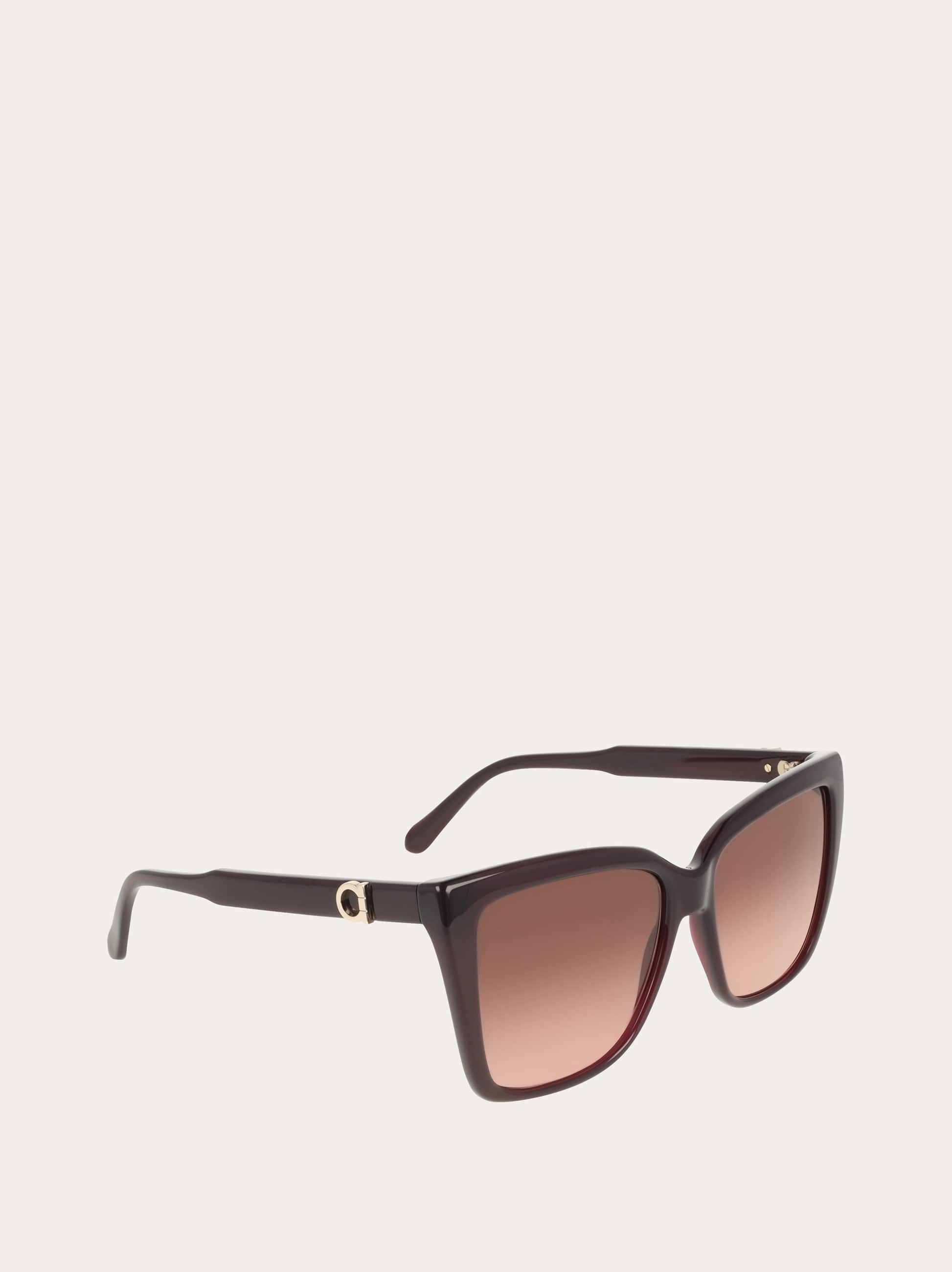 Ferragamo Sunglasses In Black