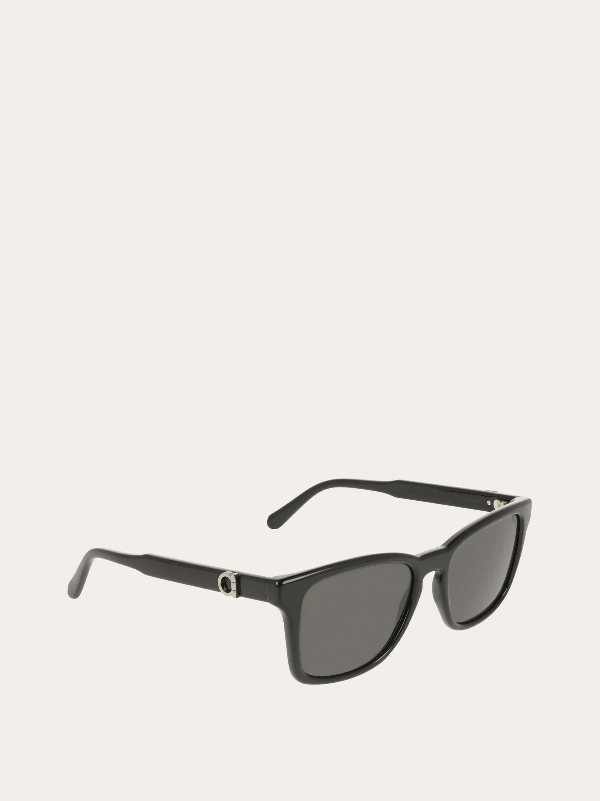 Ferragamo Sunglasses In Black