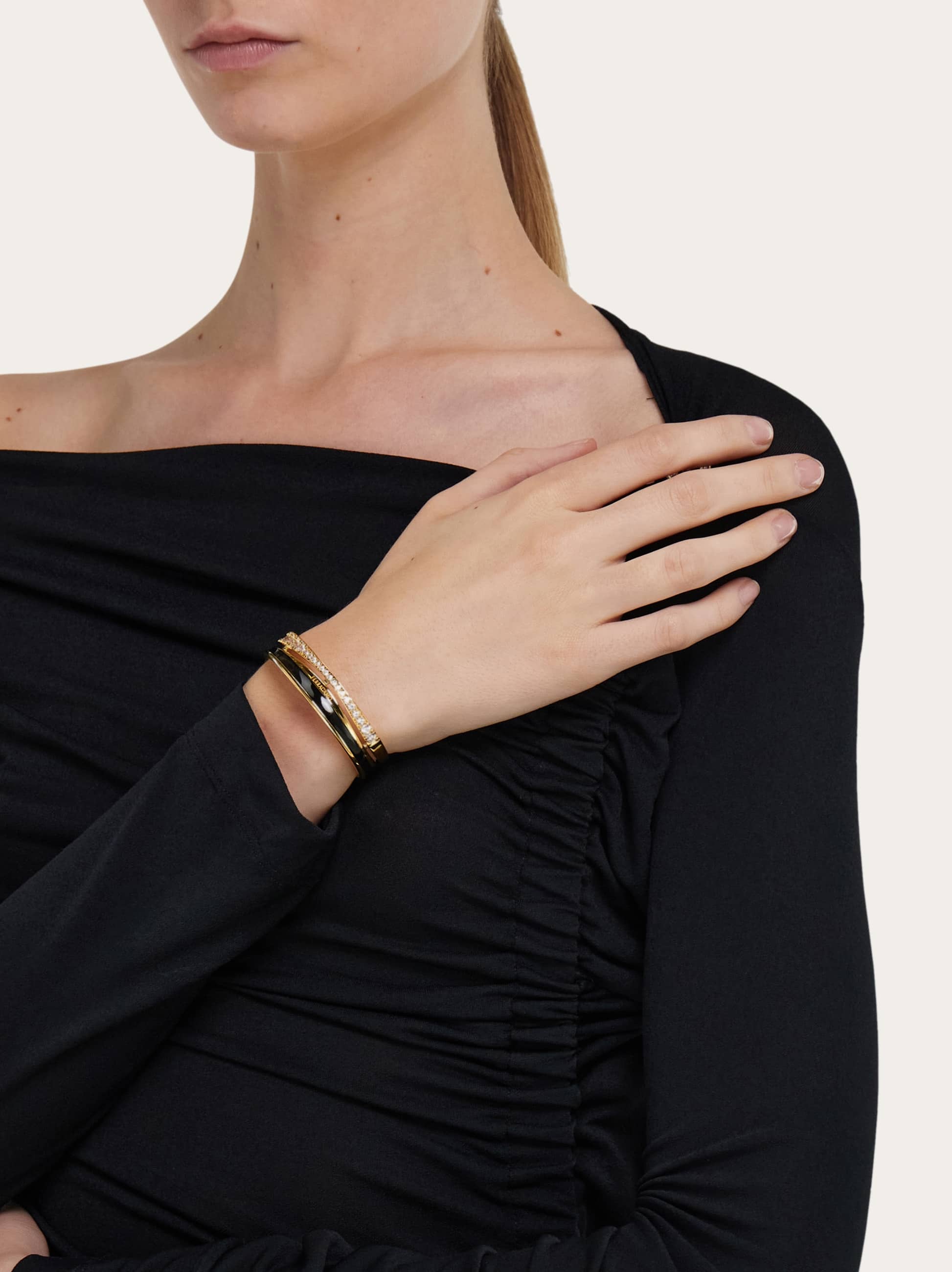 Ferragamo Crystal-inset Bangle In Gold