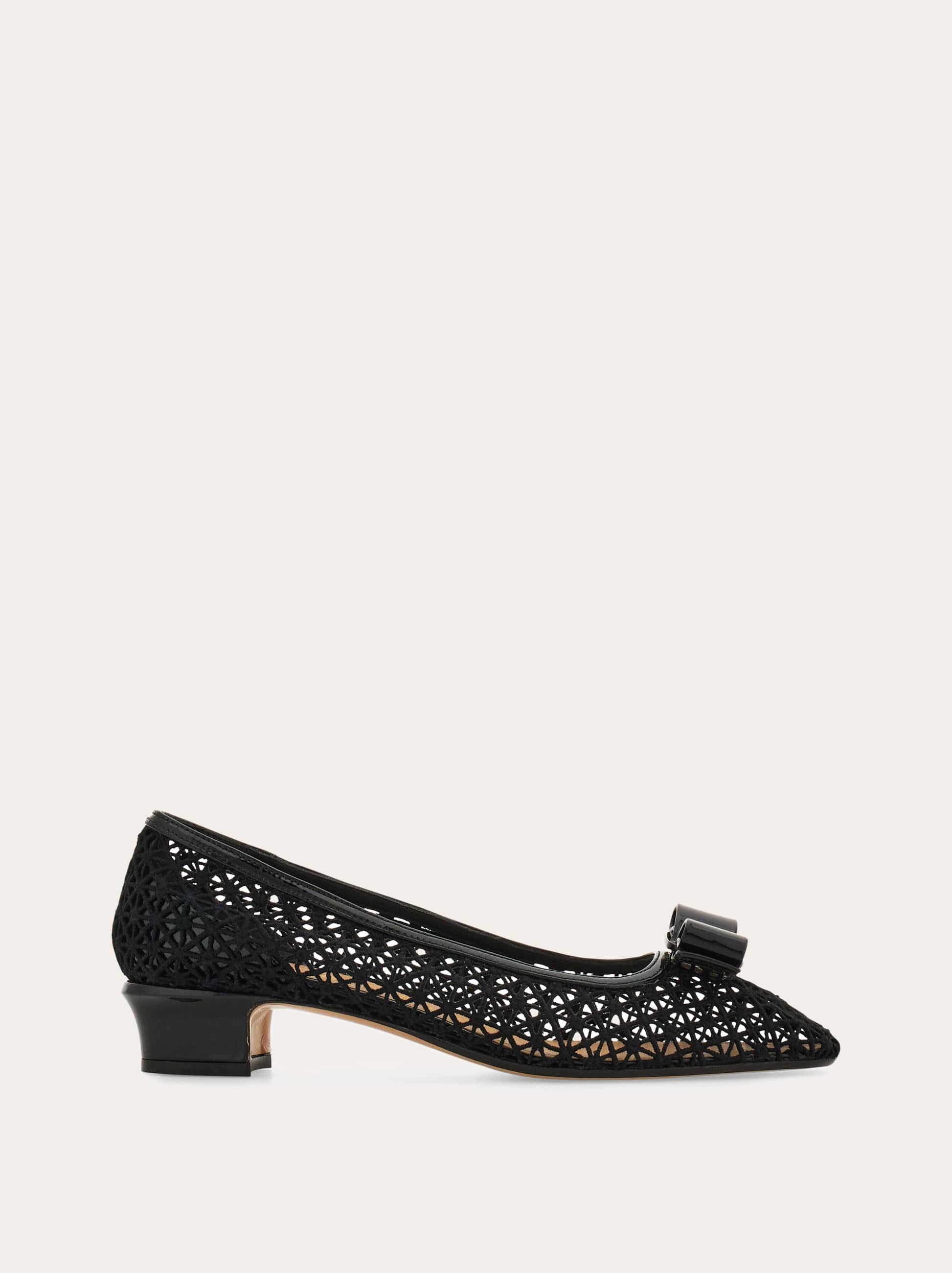 Ferragamo Vara Bow Pump In Black