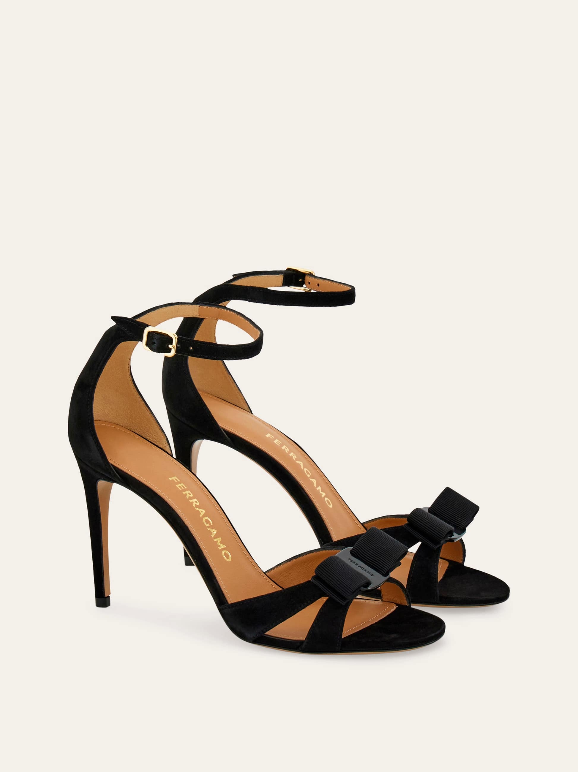 Ferragamo Roxy 90 Vara Bow Suede Sandals In Black