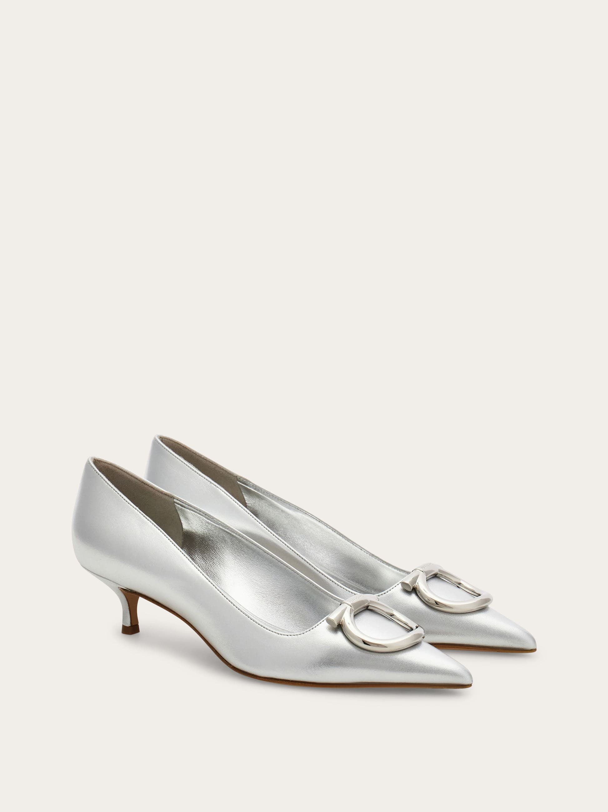  Ferragamo Women Maxi Gancini Pump Silver Size 2.5 