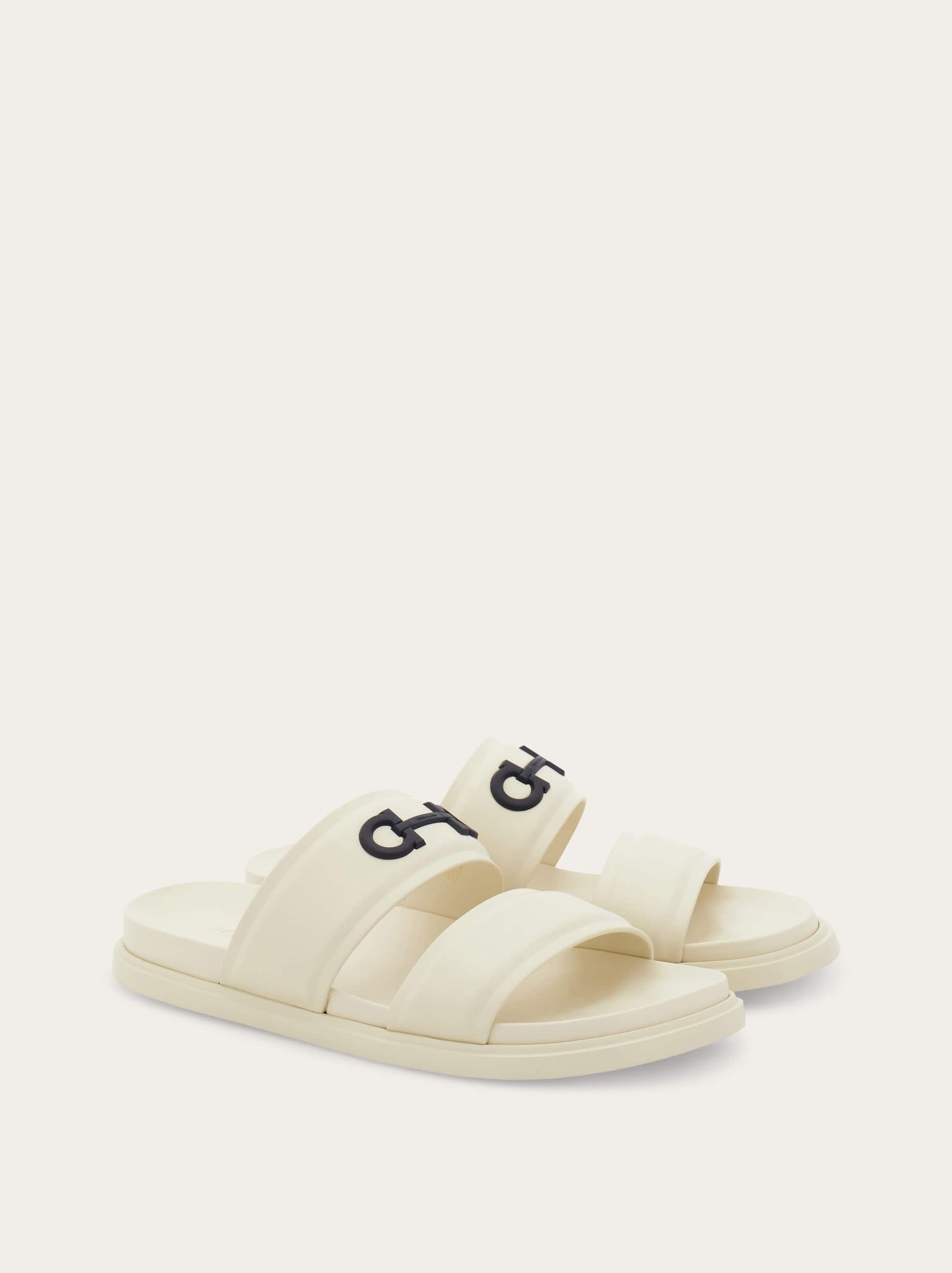  Ferragamo Herren Slide Mit Gancini-ornament Weiß Größe 40 
