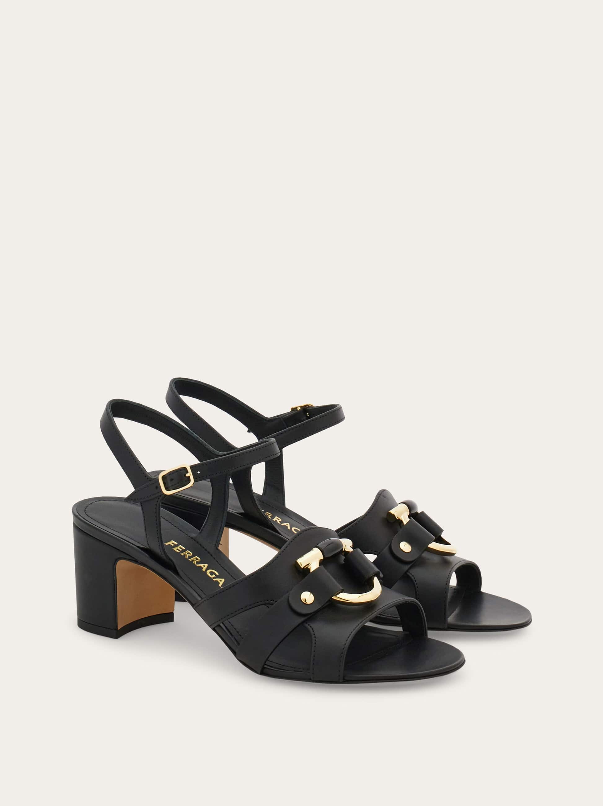  Ferragamo Damen Sandale Mit Gancini-ornament Schwarz Größe 35.5 
