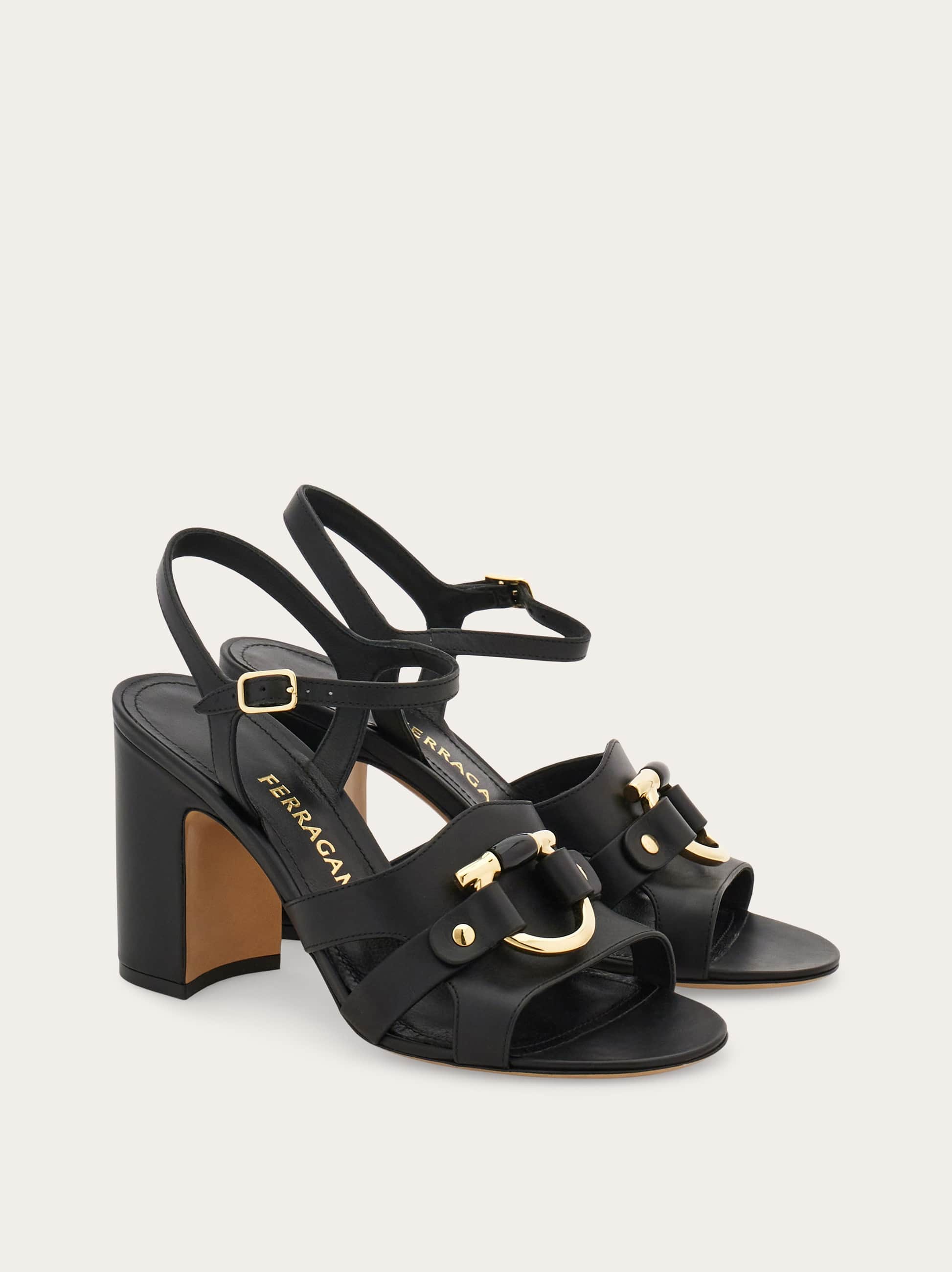  Ferragamo Damen Sandale Mit Gancini-ornament Schwarz Größe 36 