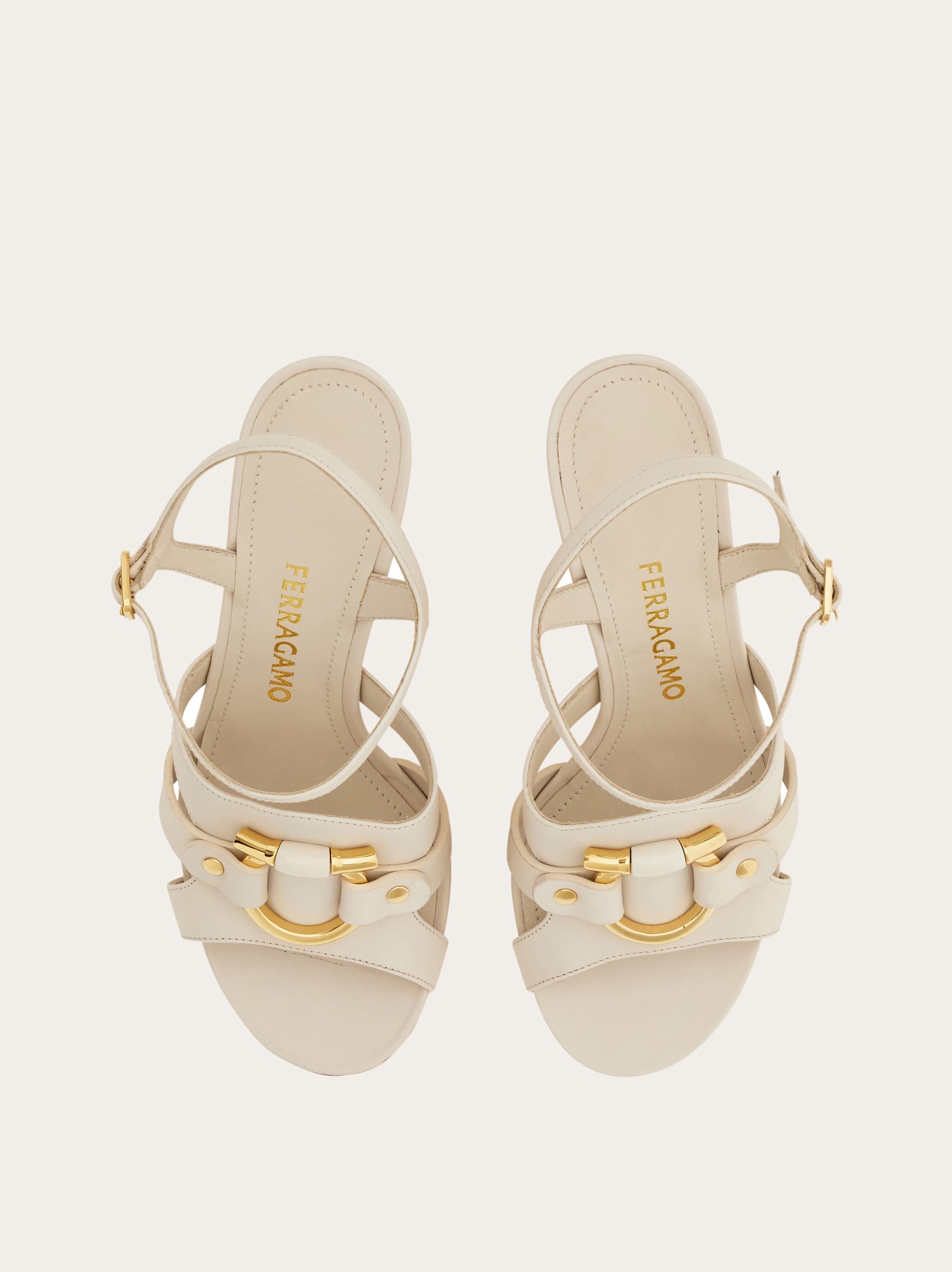  Ferragamo Damen Sandale Mit Gancini-ornament Weiß Größe 35.5 