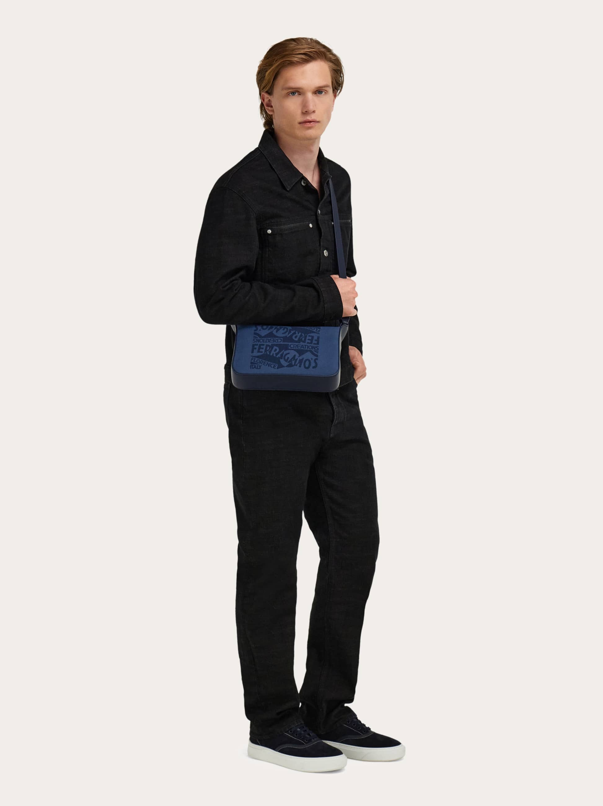  Ferragamo Herren Umhängetasche Mit Logo Blau 