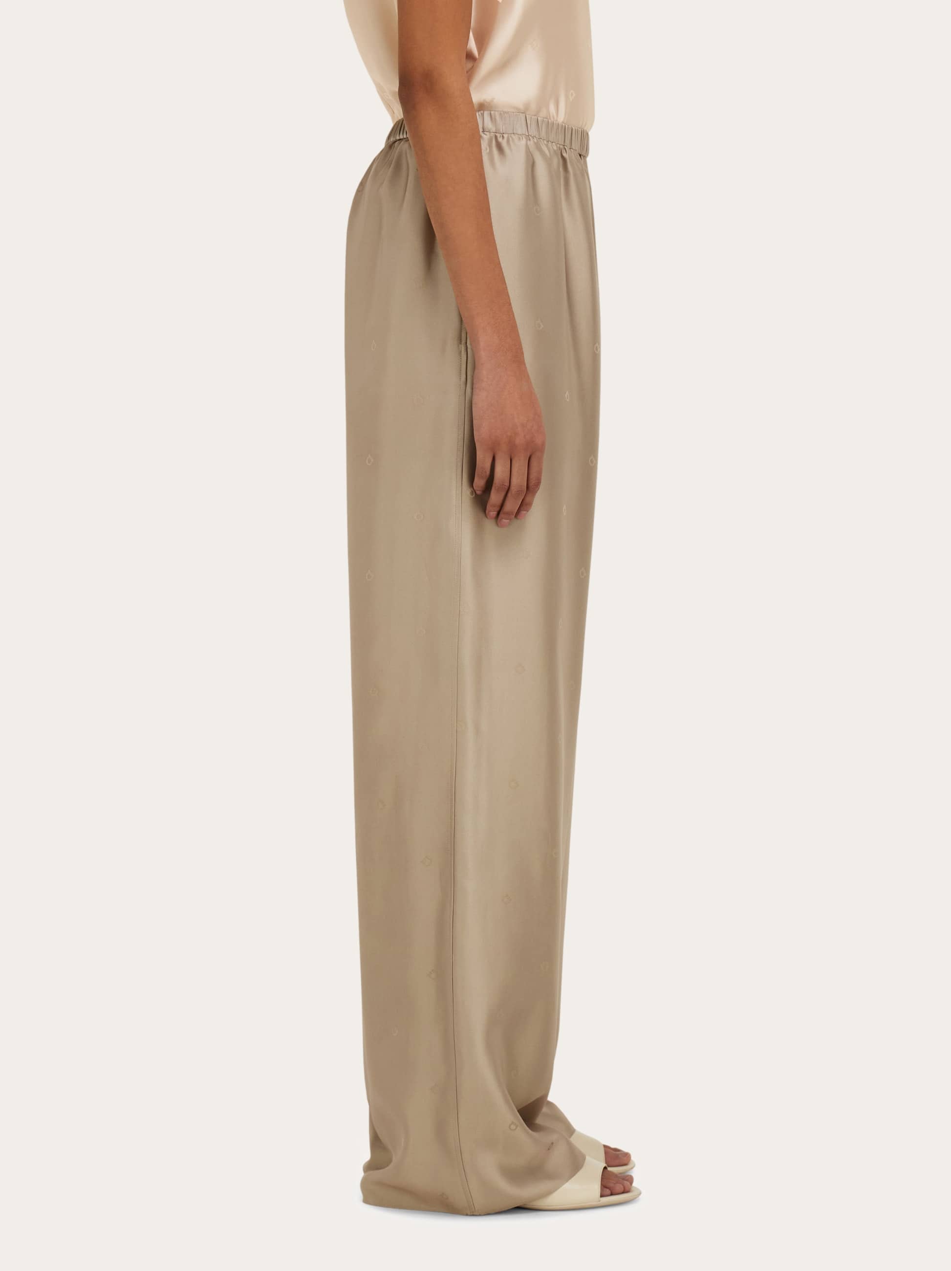  Ferragamo Damen Seidenhose Beige 