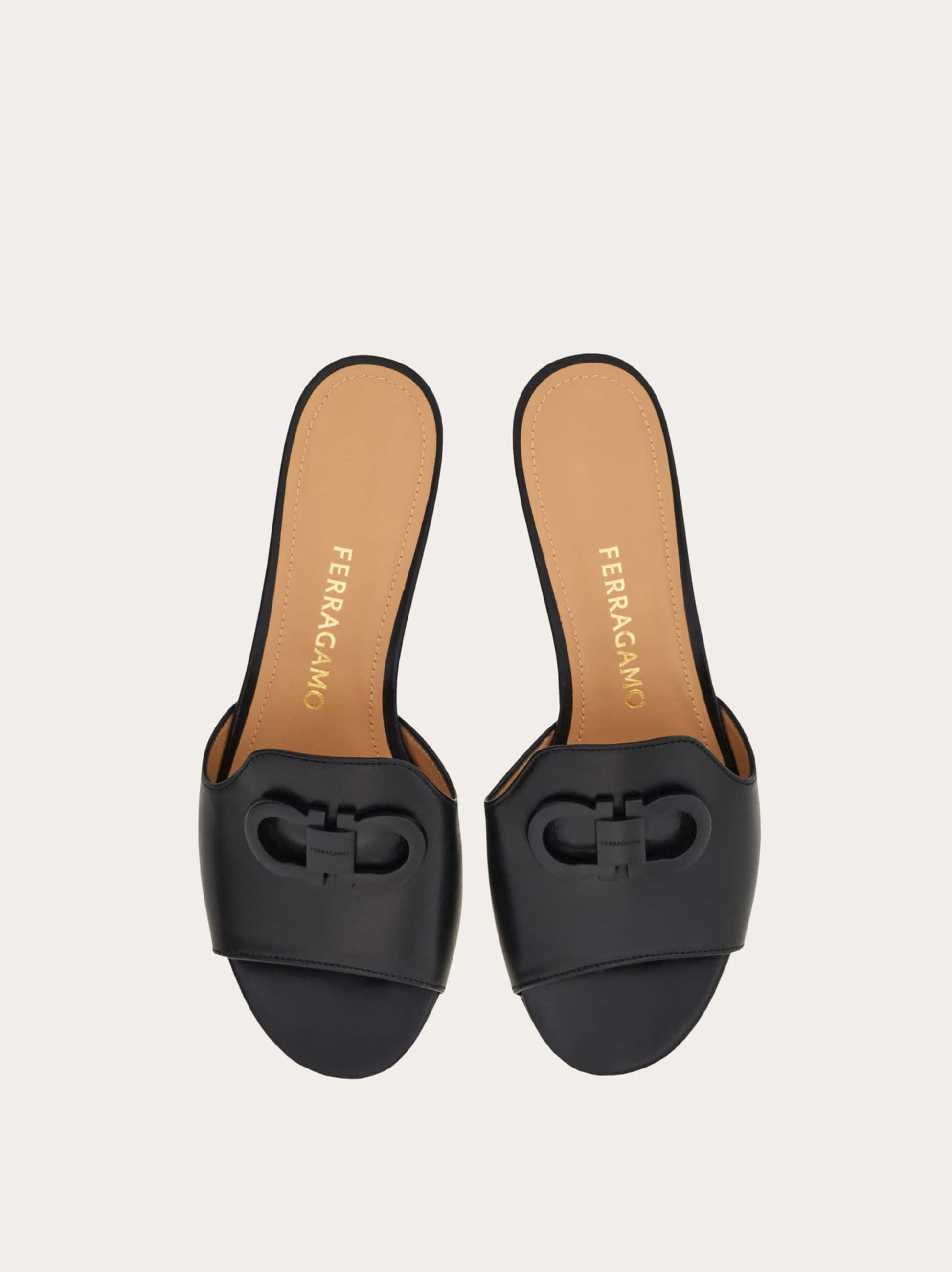  Ferragamo Damen Gancini Slide Schwarz Größe 35.5 