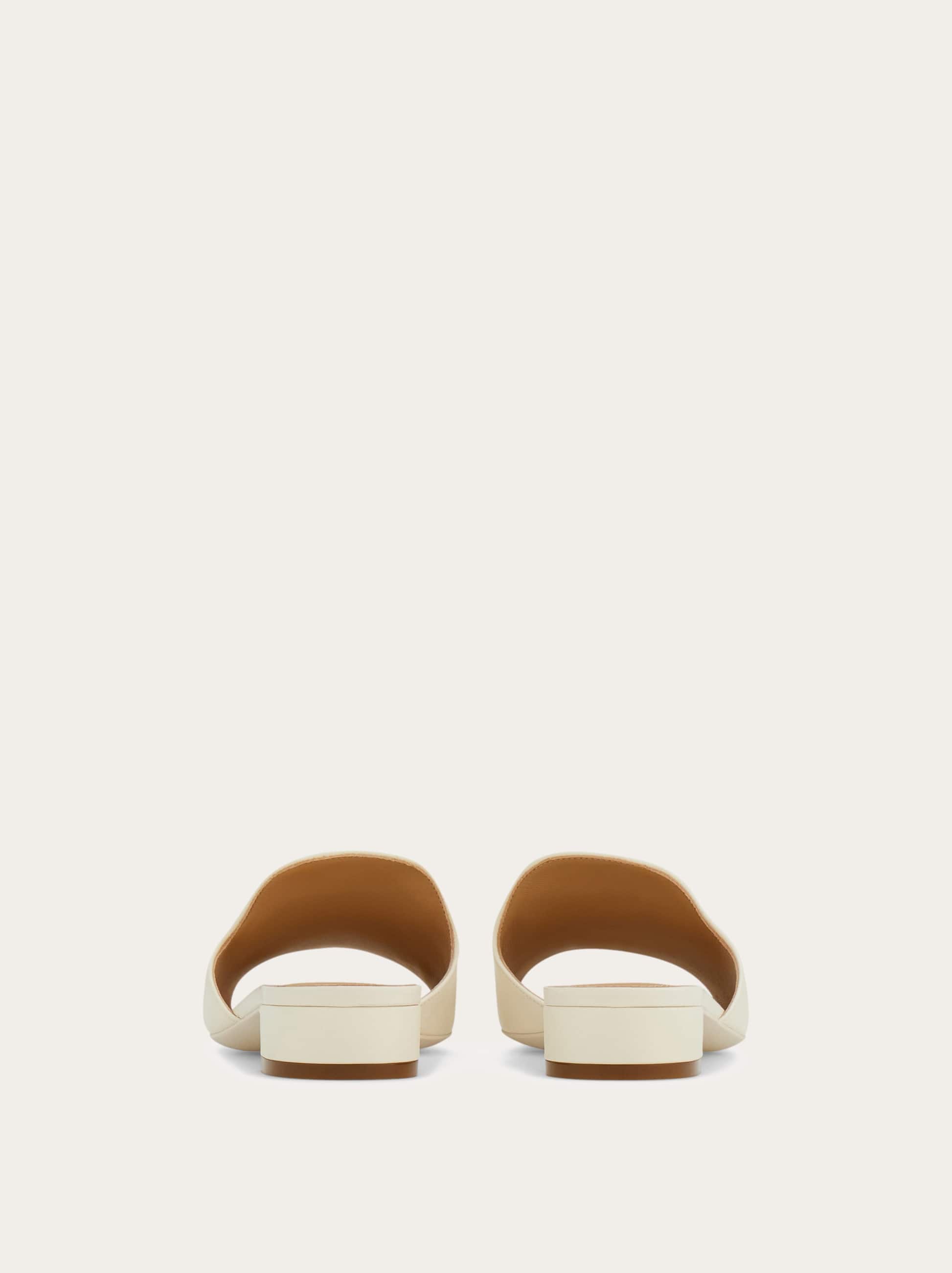 Ferragamo Slide Gancini Blanc Taille 40 In White