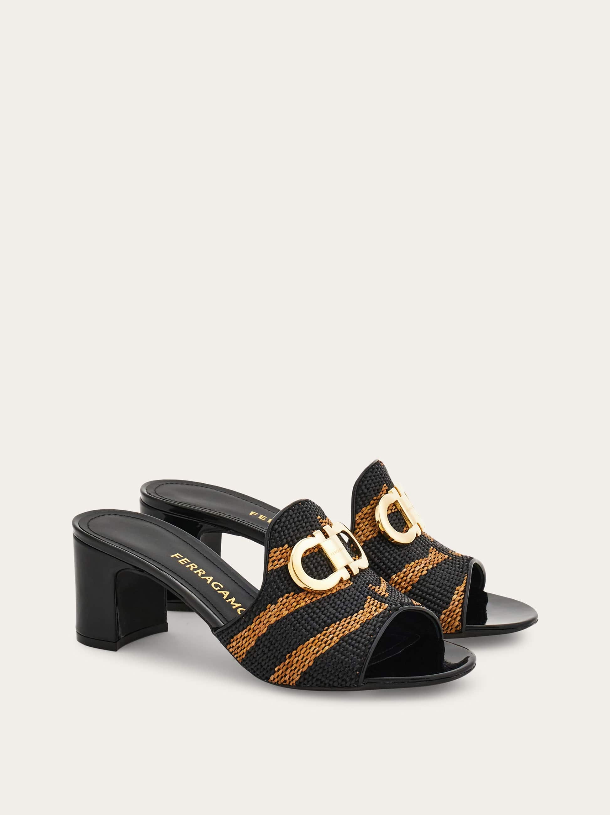  Ferragamo Damen Slide Mit Gancini-ornament, Mittelhoher Absatz Braun Größe 35.5 