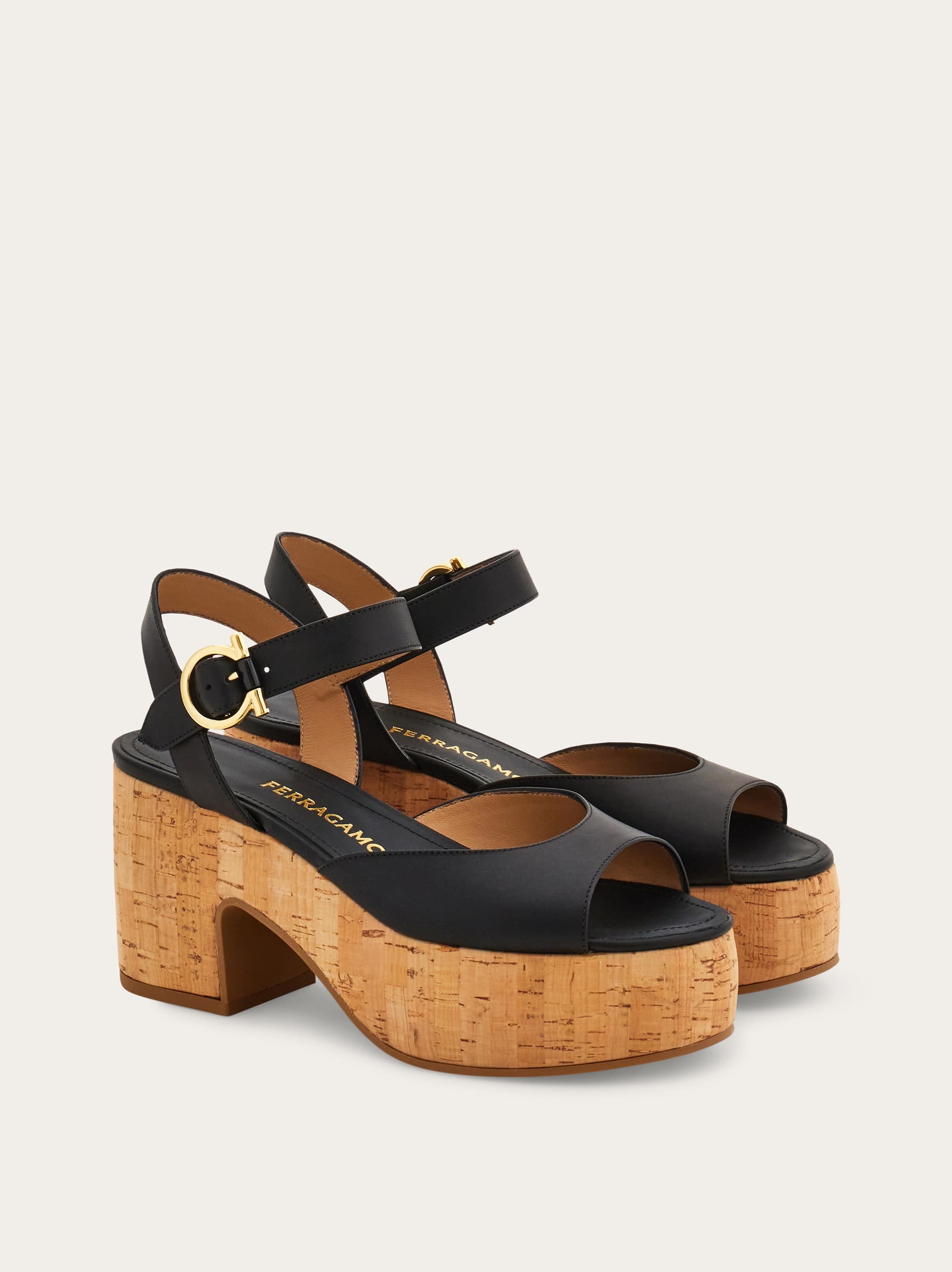  Ferragamo Damen Plateausandale Schwarz Größe 36 