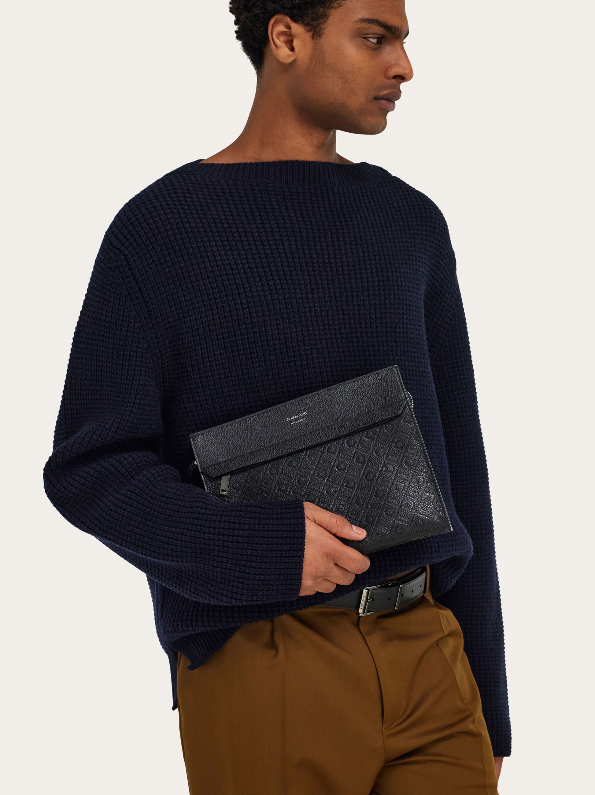  Ferragamo Herren Ferragamo Monogram Herrentasche Schwarz 
