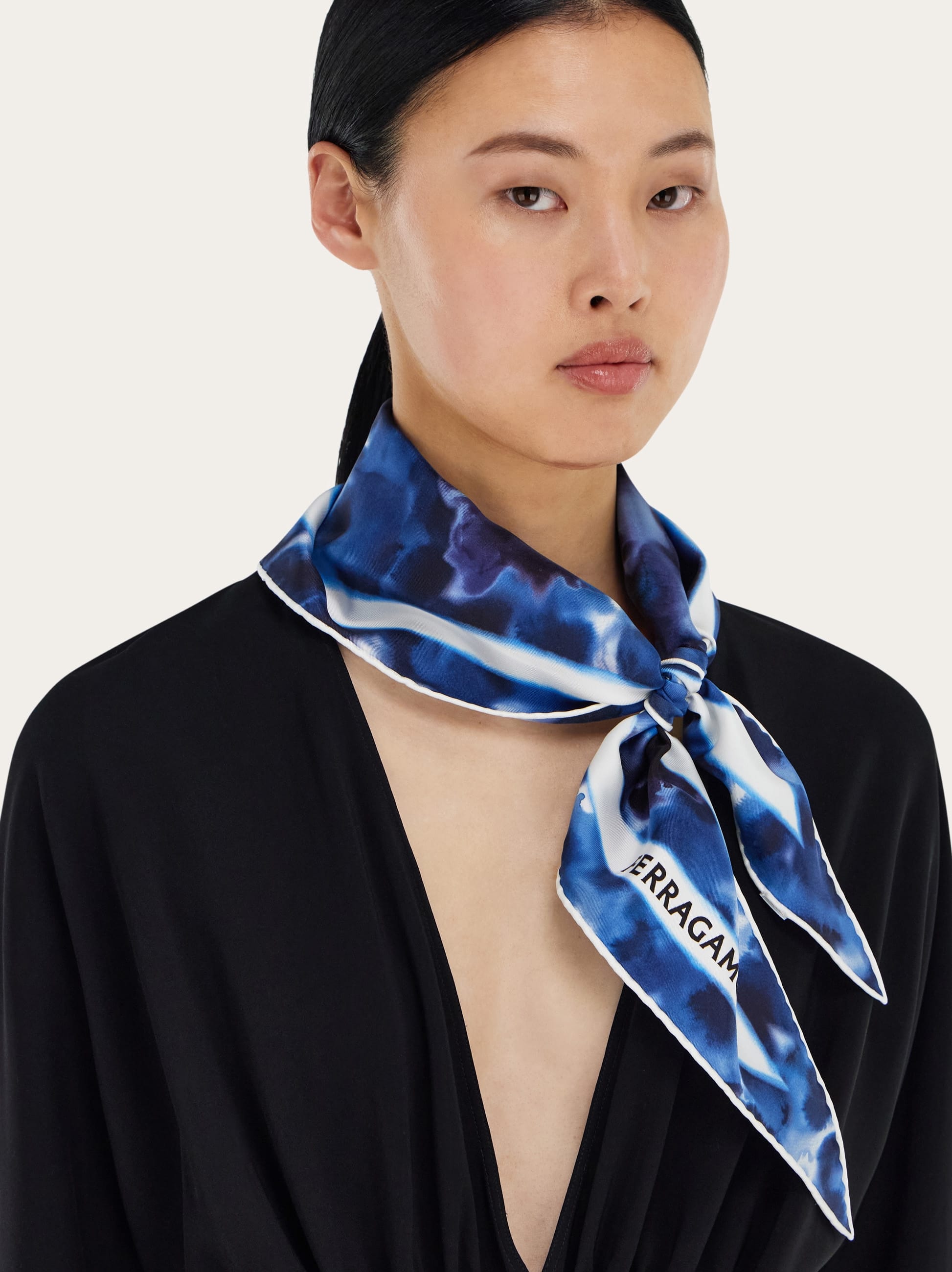  Ferragamo Damen Bandeau-tuch Mit Nelke-print Blau 
