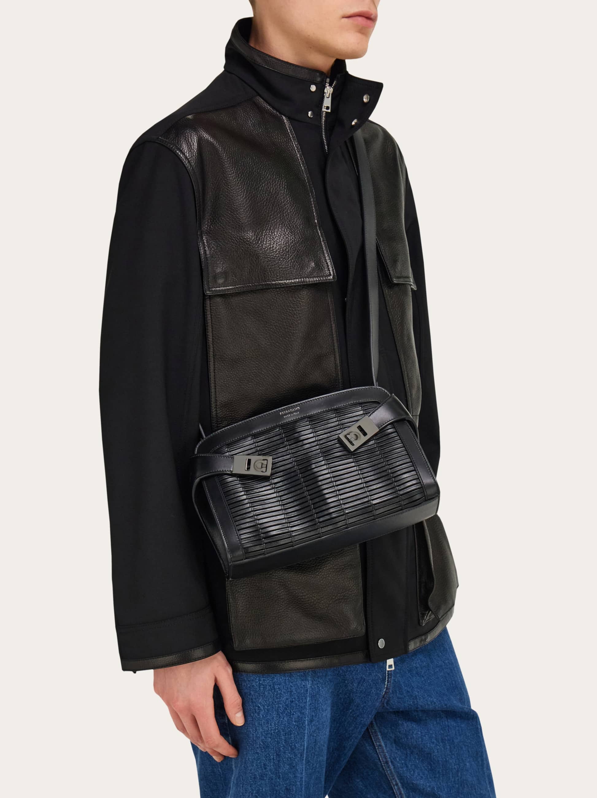  Ferragamo Herren Hug Umhängetasche Schwarz 