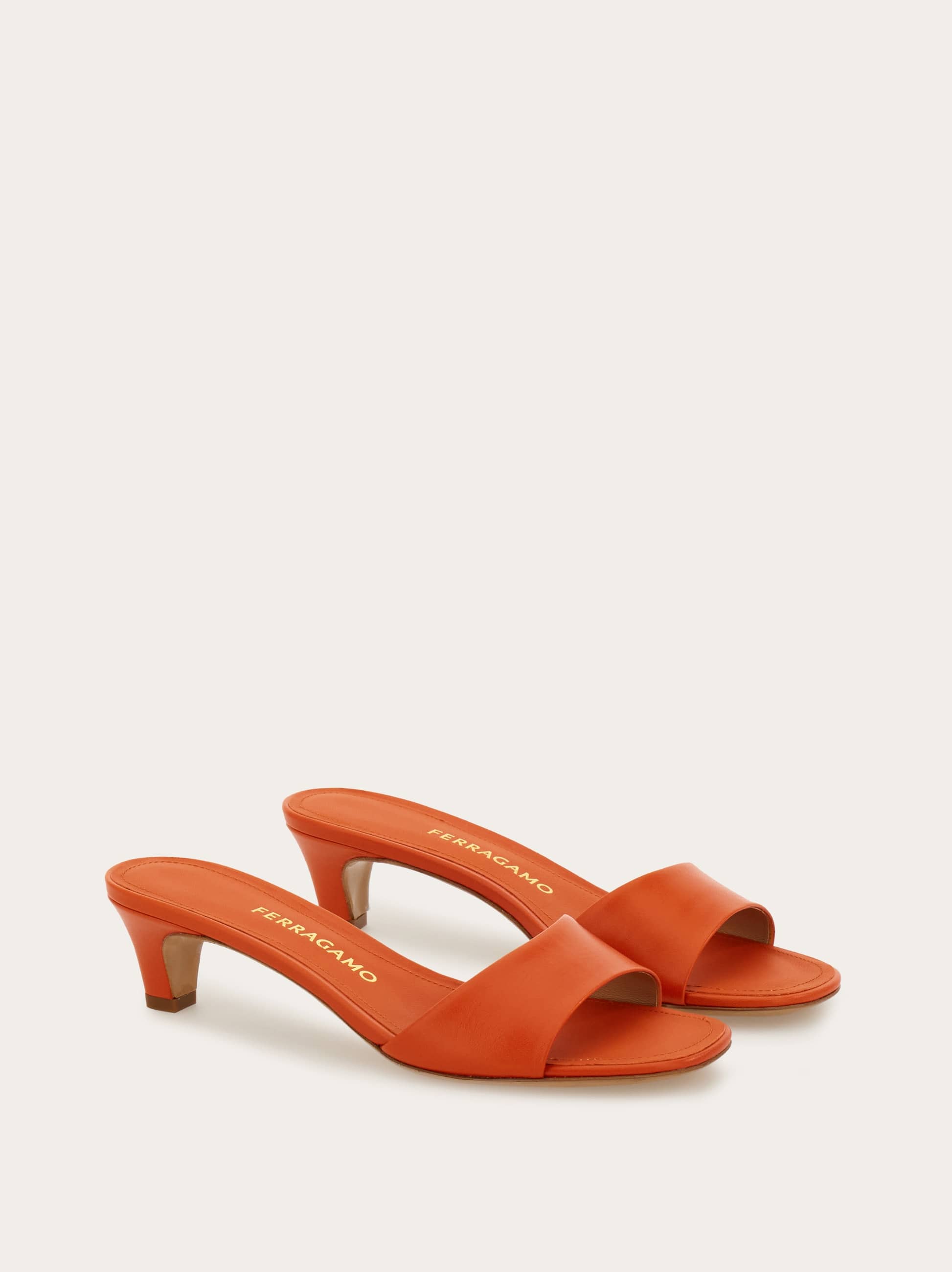  Ferragamo Damen Slide Orange Größe 35.5 