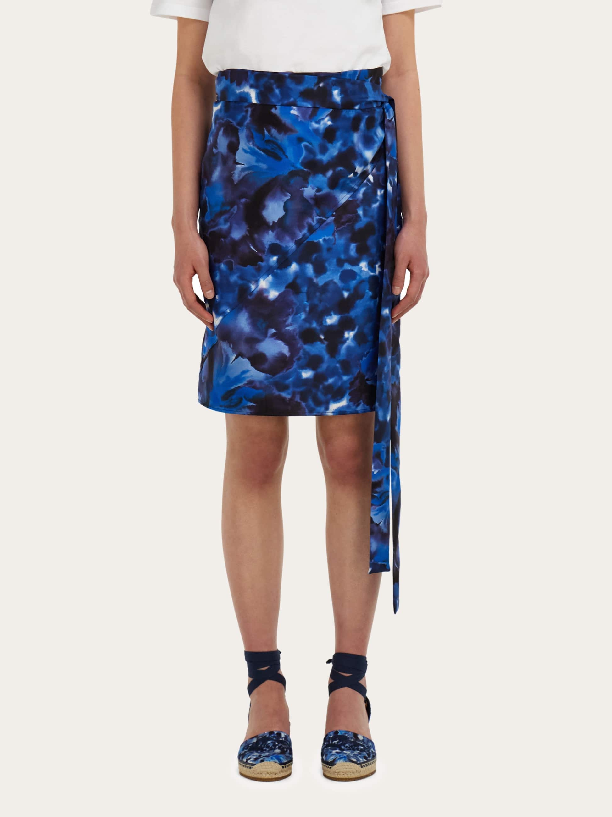  Ferragamo Damen Knielanger Rock Mit Nelke-print Blau 