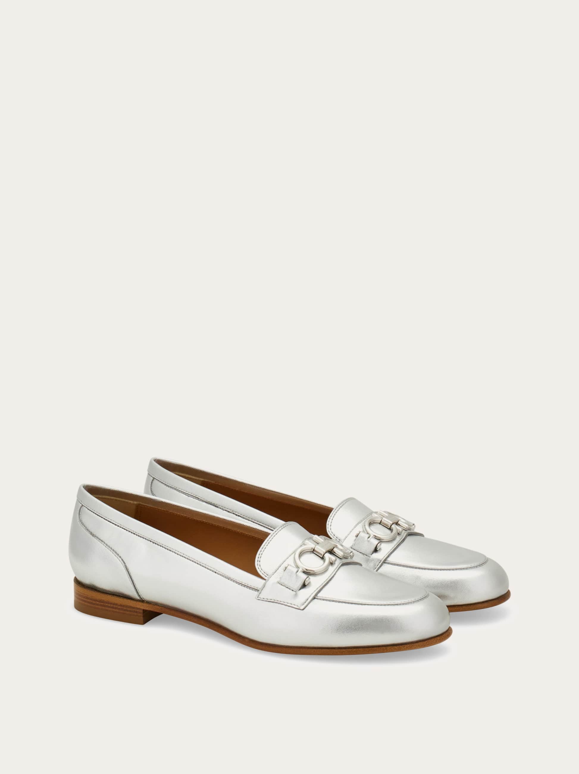  Ferragamo Damen Loafer Mit Gancini-ornament Silber Größe 35.5 