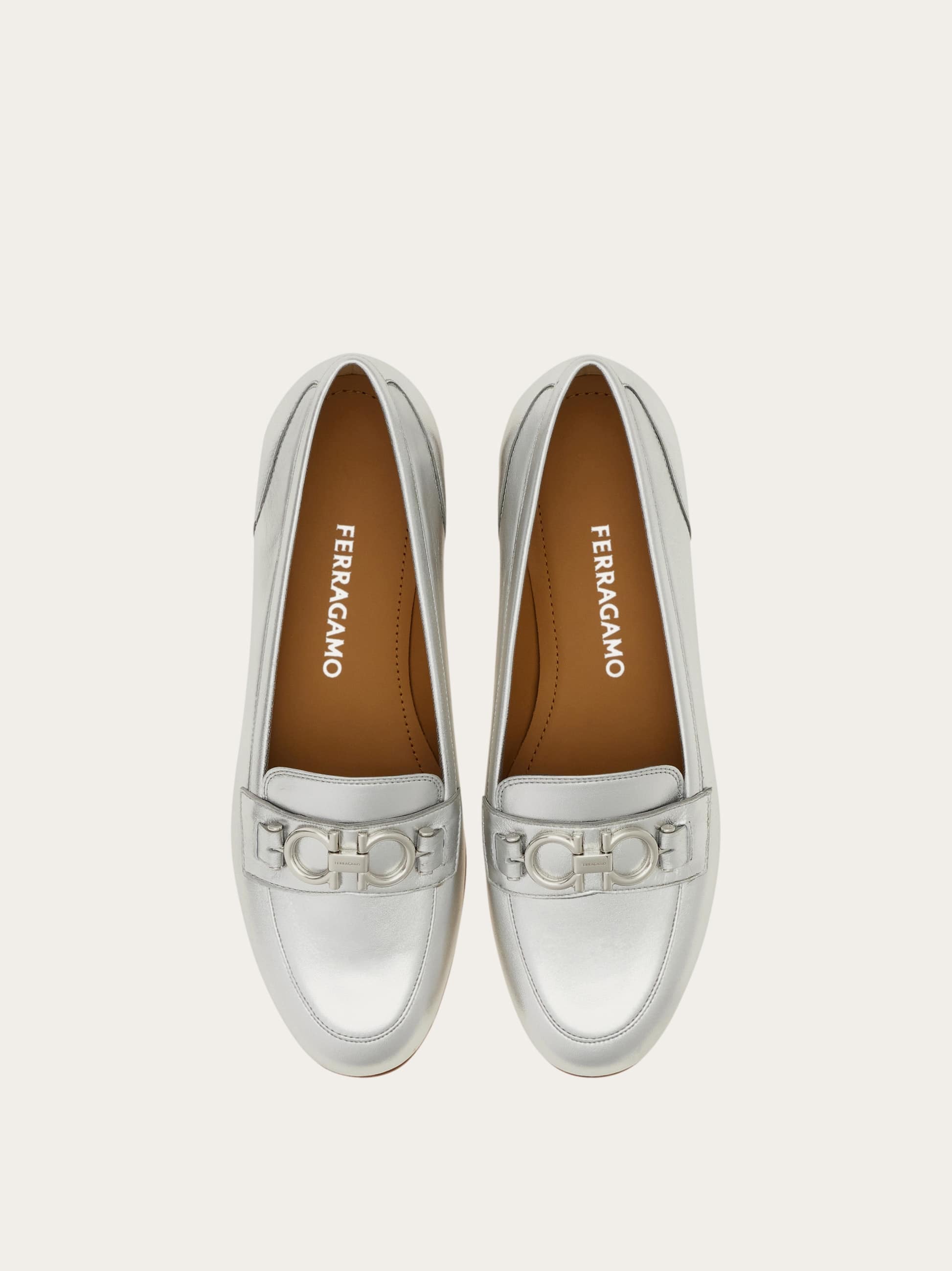  Ferragamo Damen Loafer Mit Gancini-ornament Silber Größe 35.5 