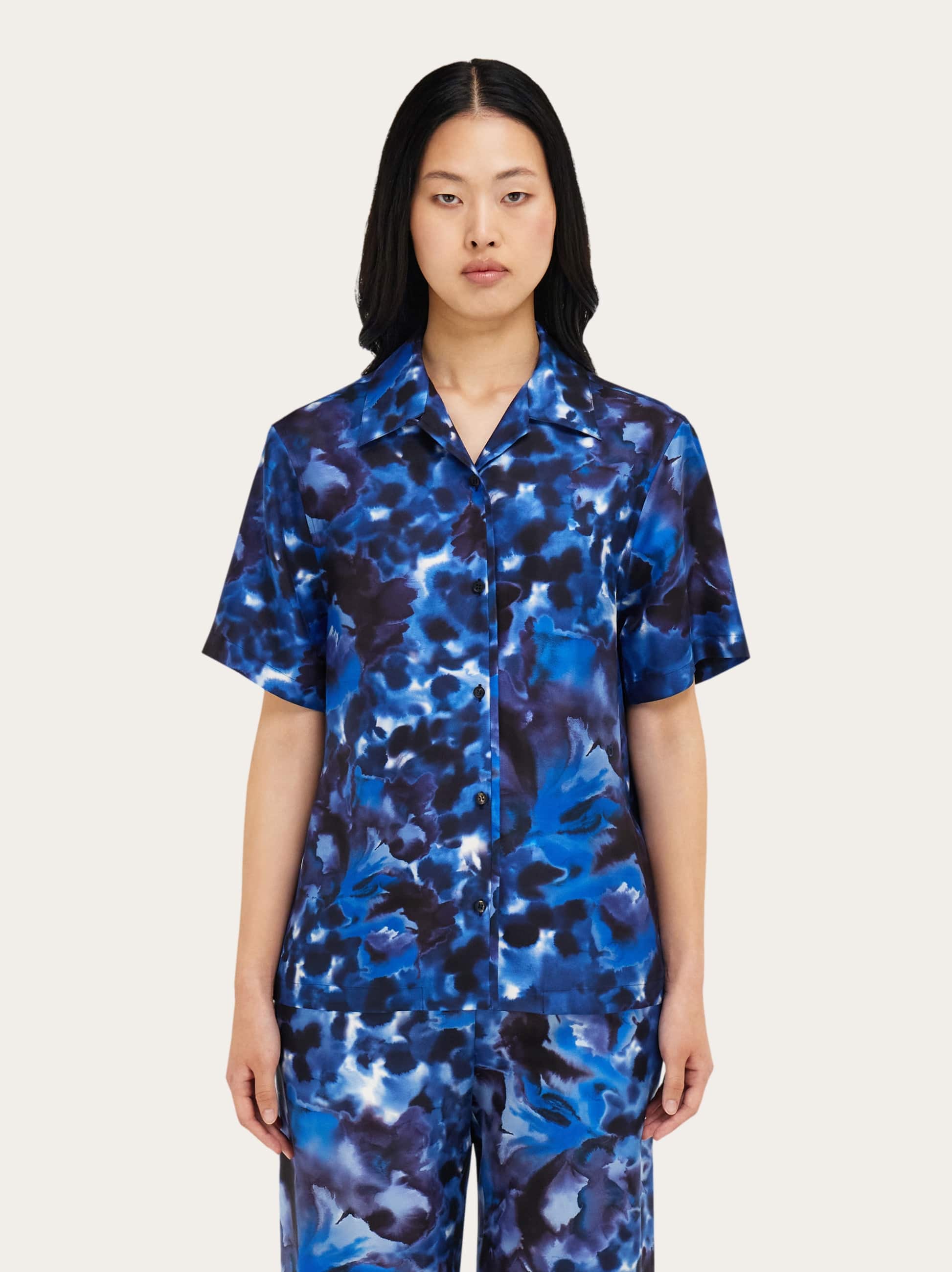 Ferragamo Damen Kurzarmbluse Mit Nelke-print Blau 