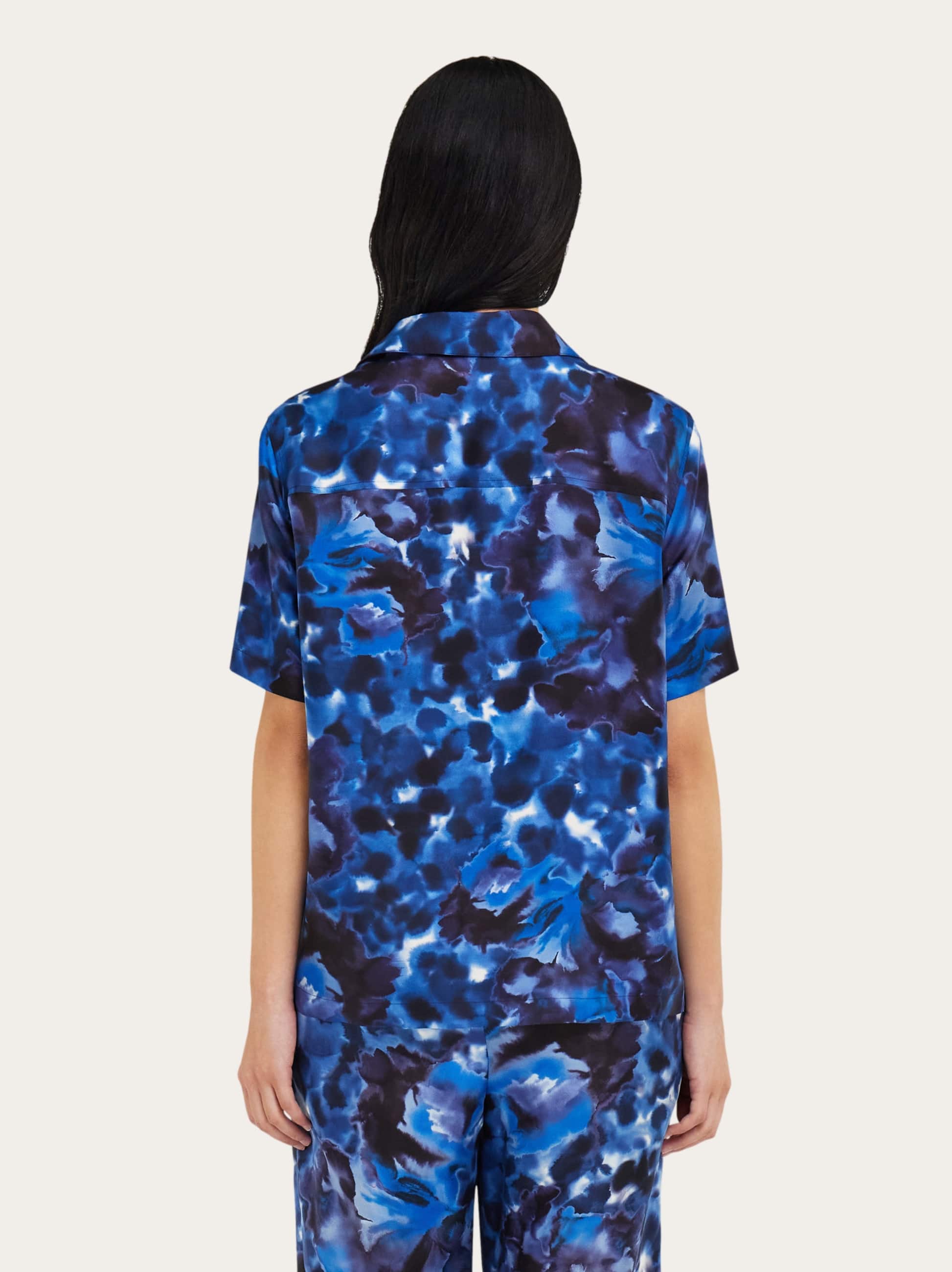  Ferragamo Damen Kurzarmbluse Mit Nelke-print Blau 