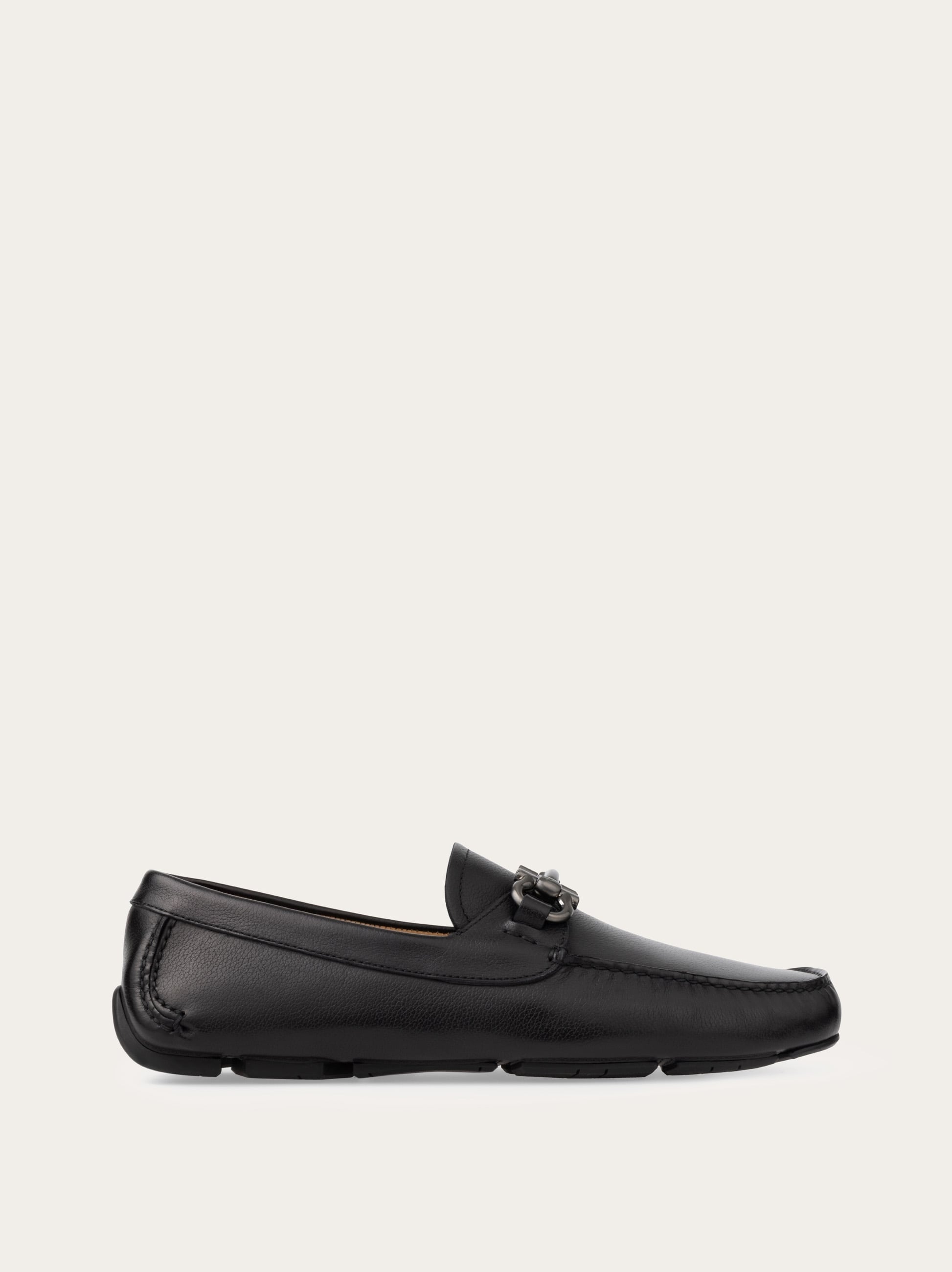 Ferragamo Men Gancini ornament driver Black Size 7