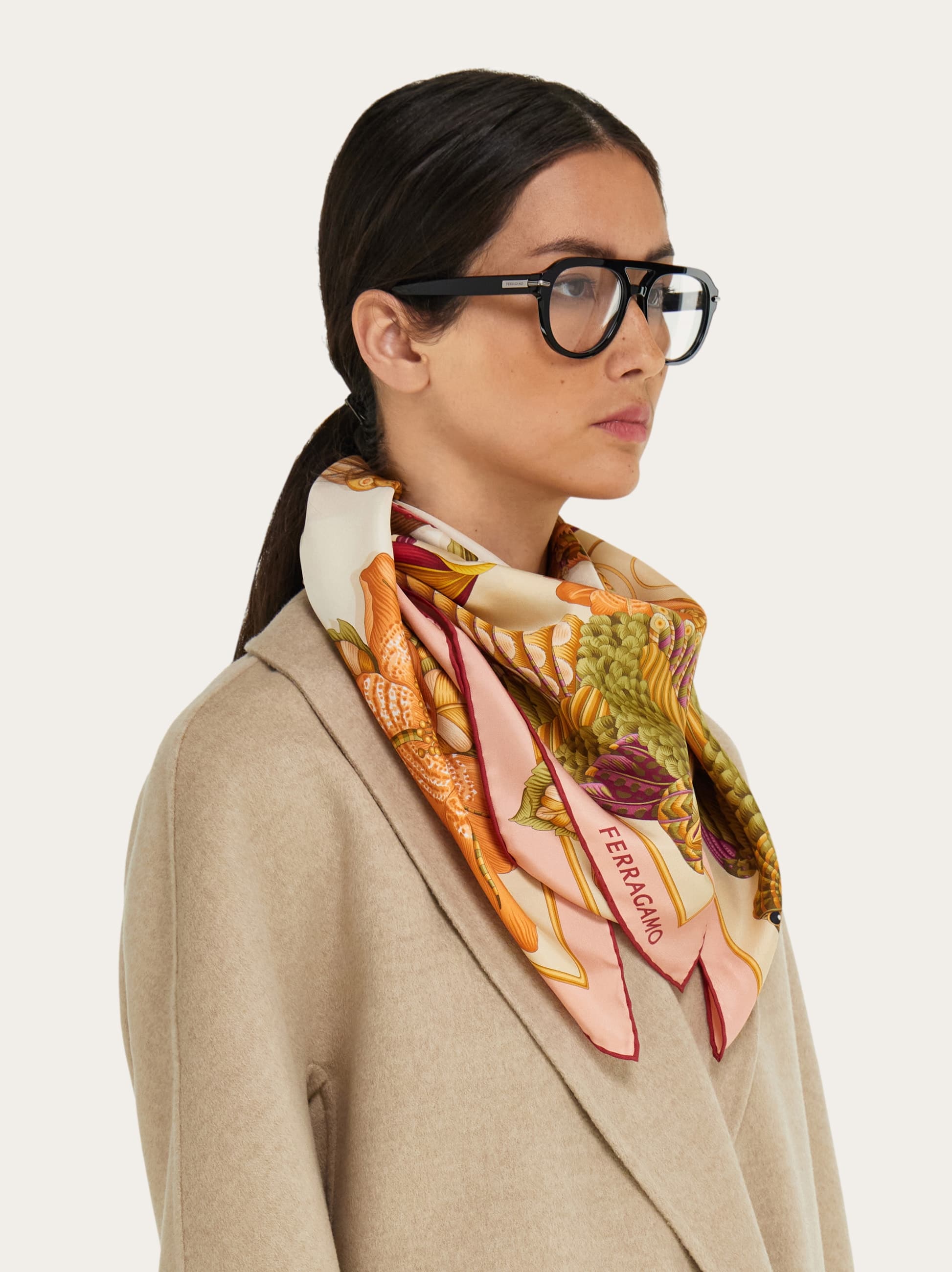  Ferragamo Damen Seidenhalstuch Mit Parrots-print Orange 