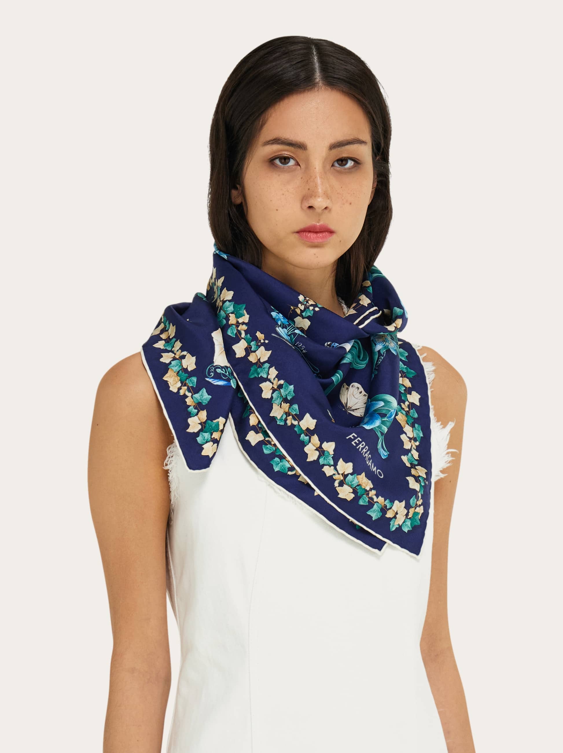  Ferragamo Damen Seidenhalstuch Mit Eden-shoes-print Blau 