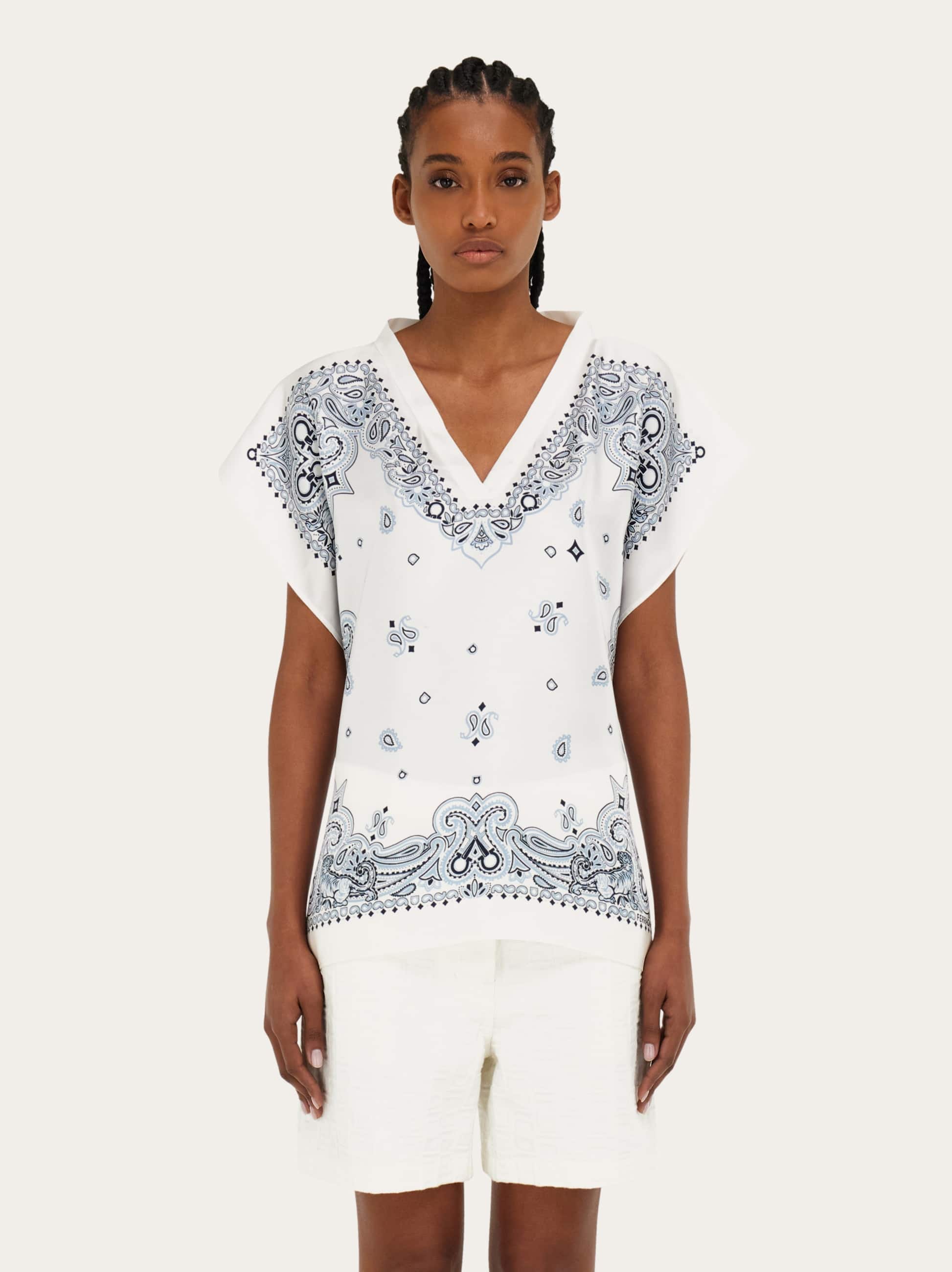  Ferragamo Damen Poncho Mit Arabesque-print Blau 