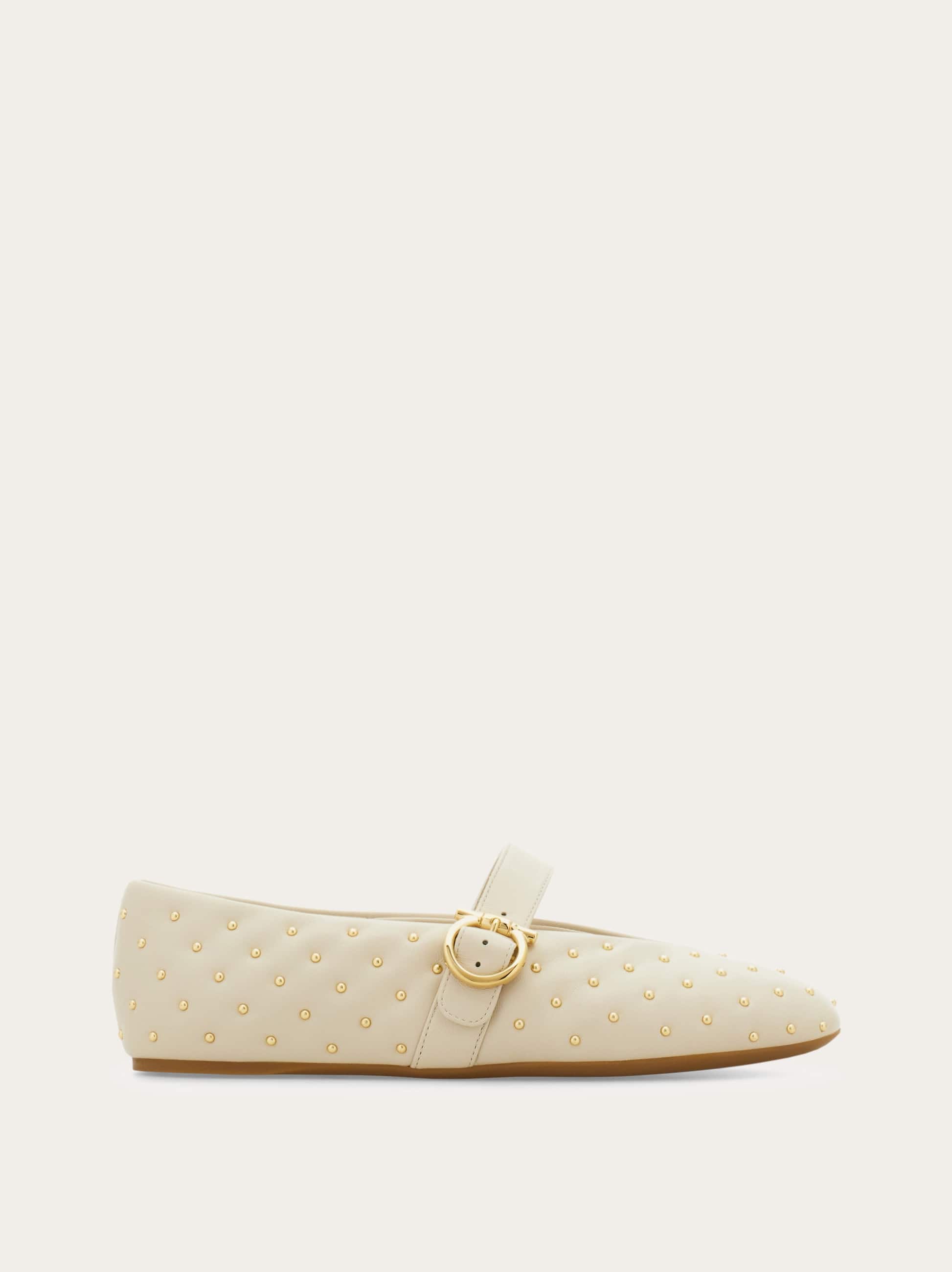 Ferragamo Donna Ballerina Gancini con studs Bianco Taglia 35.5