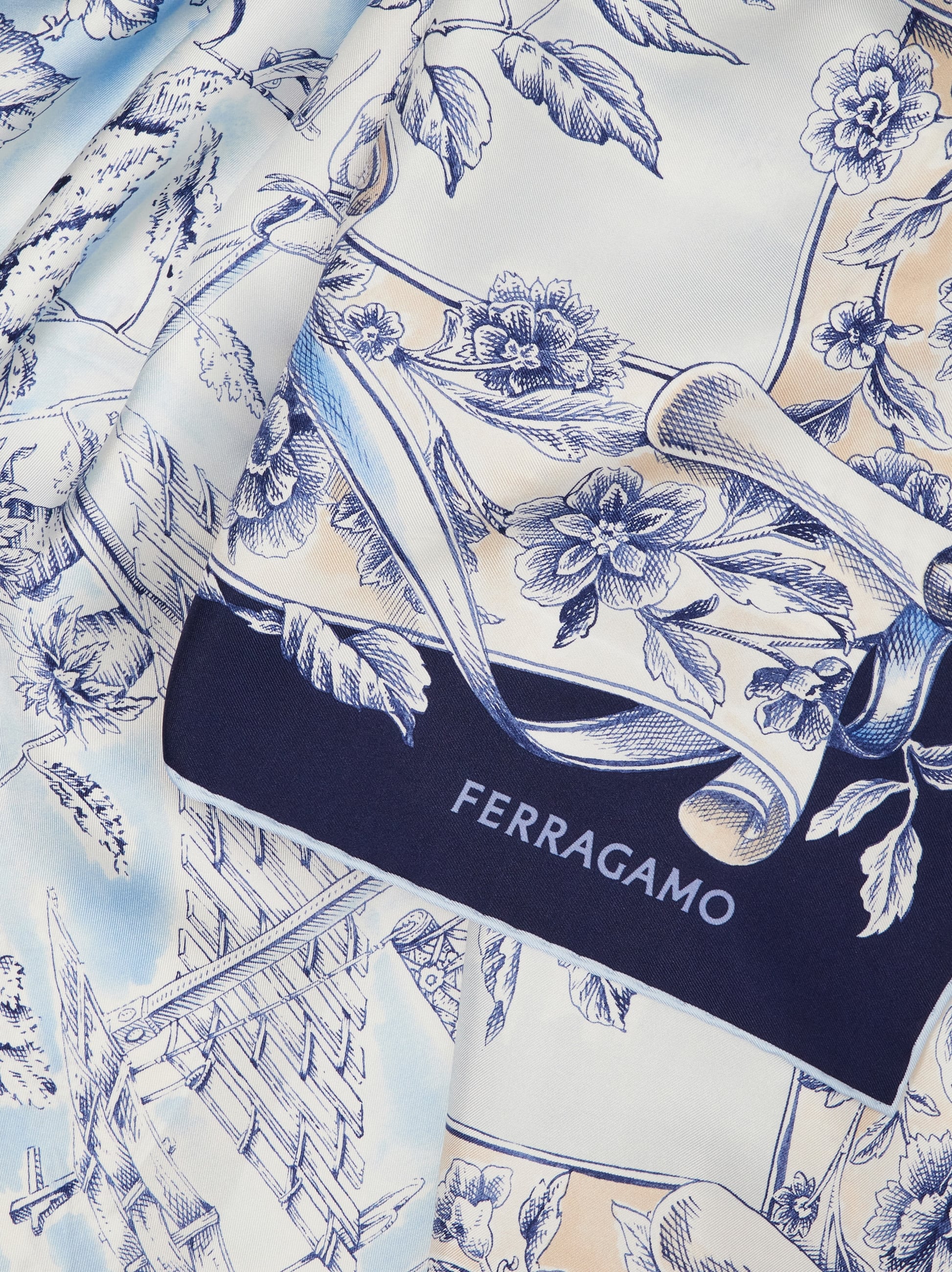  Ferragamo Damen Seidenhalstuch Mit Voyage-print Blau 