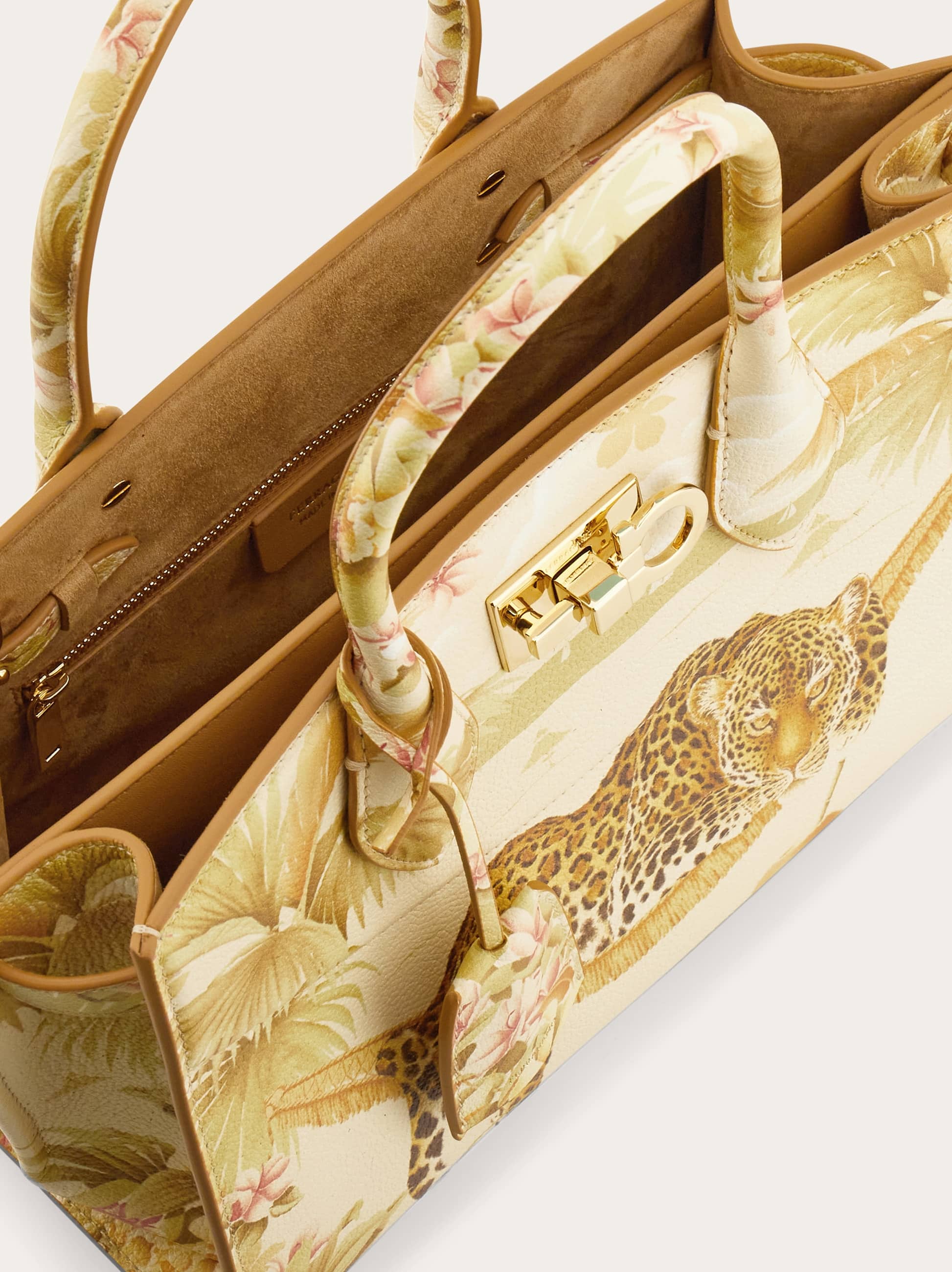 Ferragamo Studio Soft Bag (m) Multicolore In Multi
